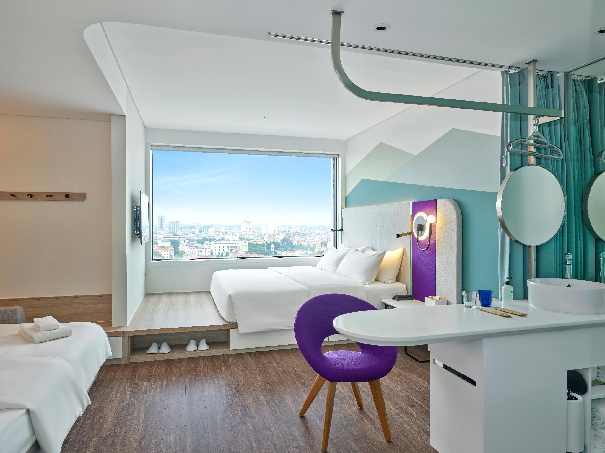 Tru by Hilton Bac Giang City Centre 1 King Guest room with Sofa bed 3