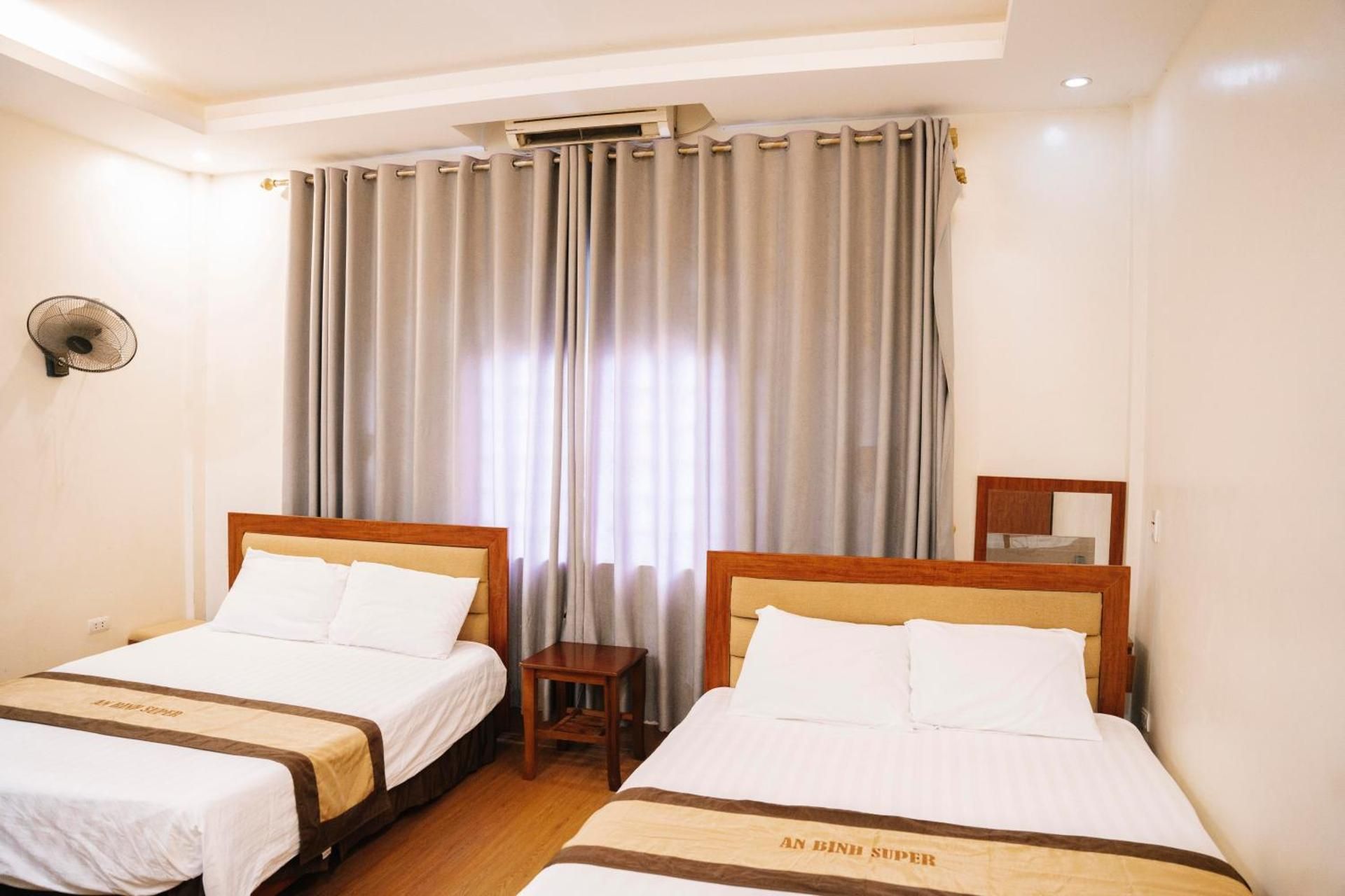 Hương Sen hotel Quadruple Room 2