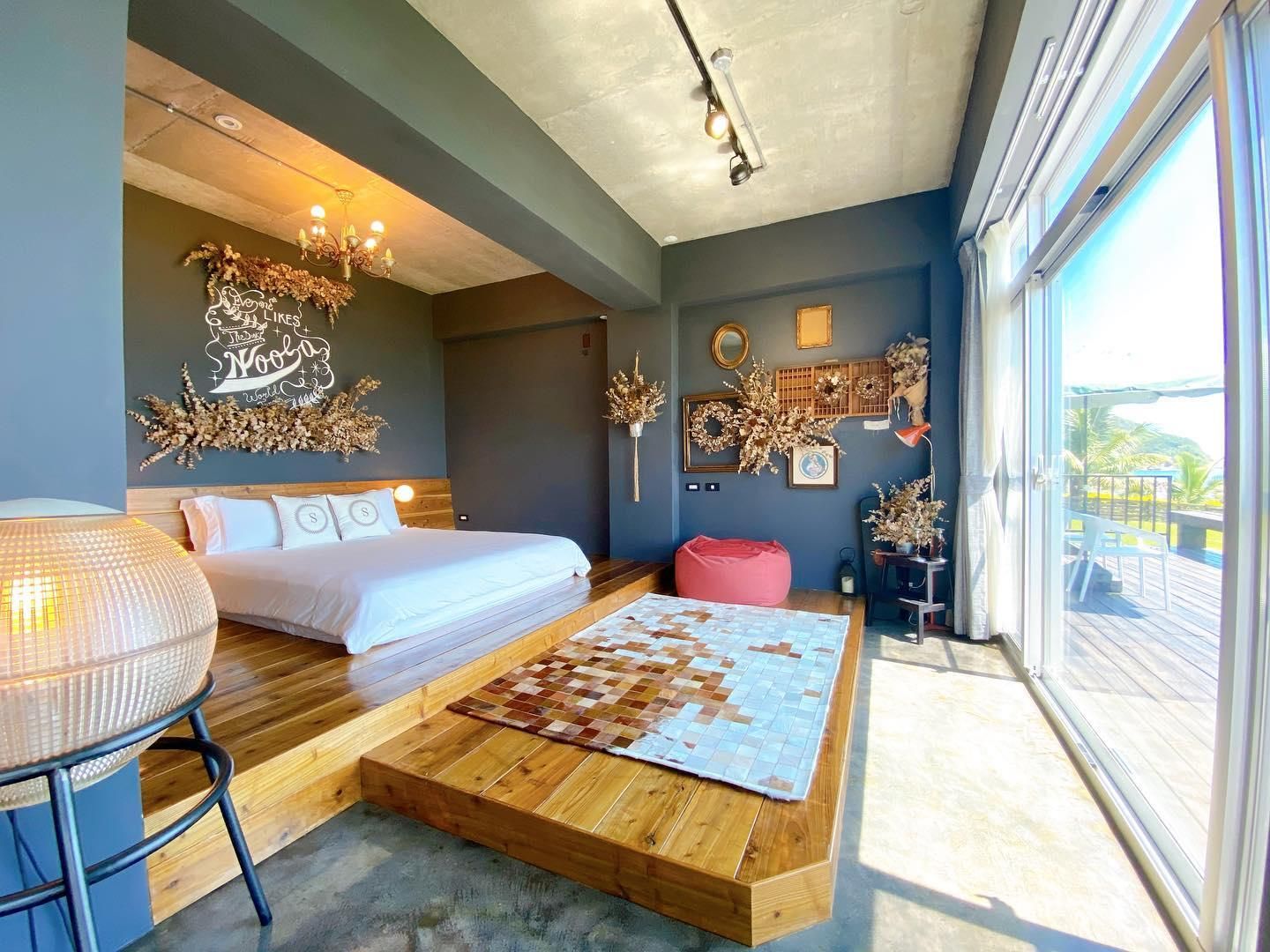 Deluxe Seascape Room