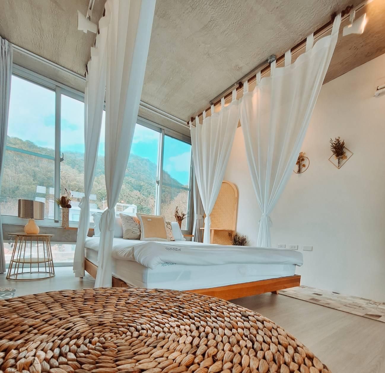 Deluxe Ocean View Room