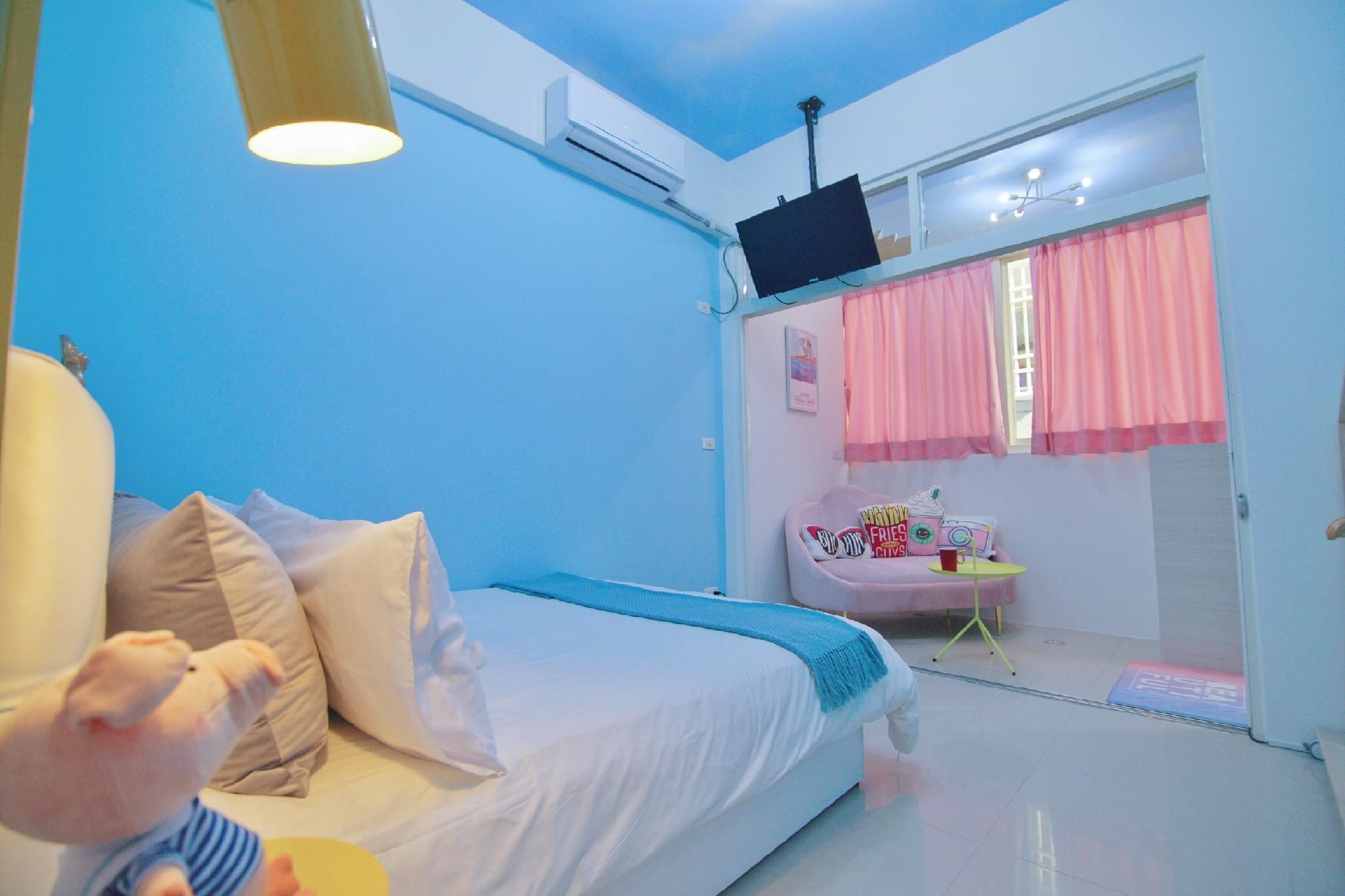 Double Room Economy