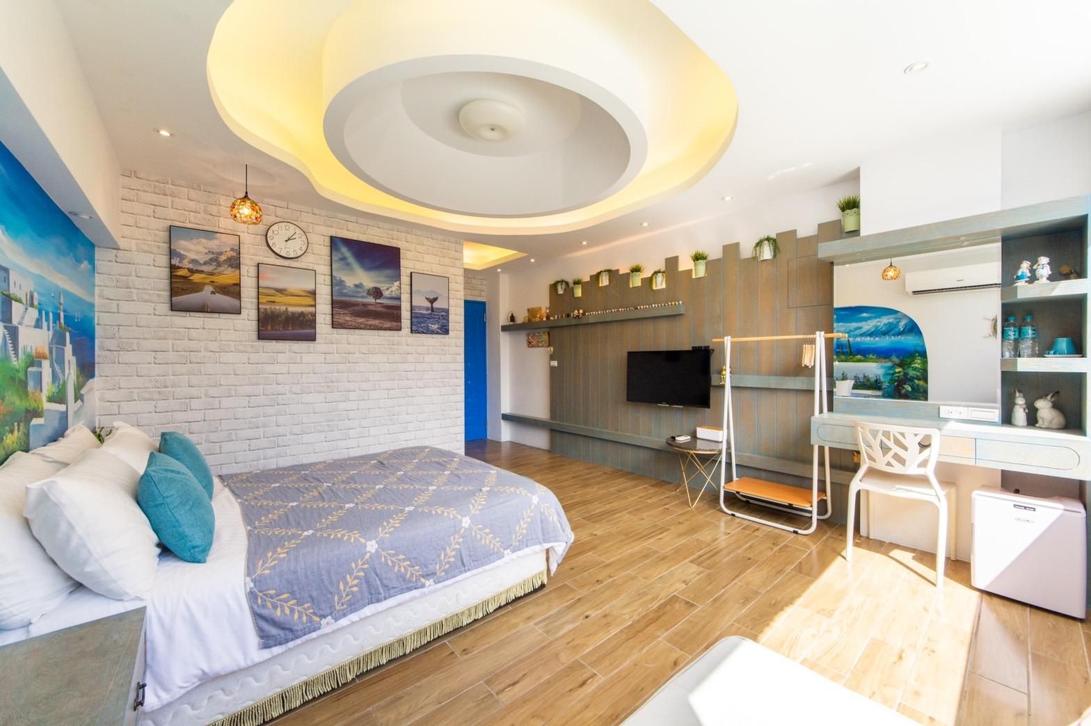 Large Double Room