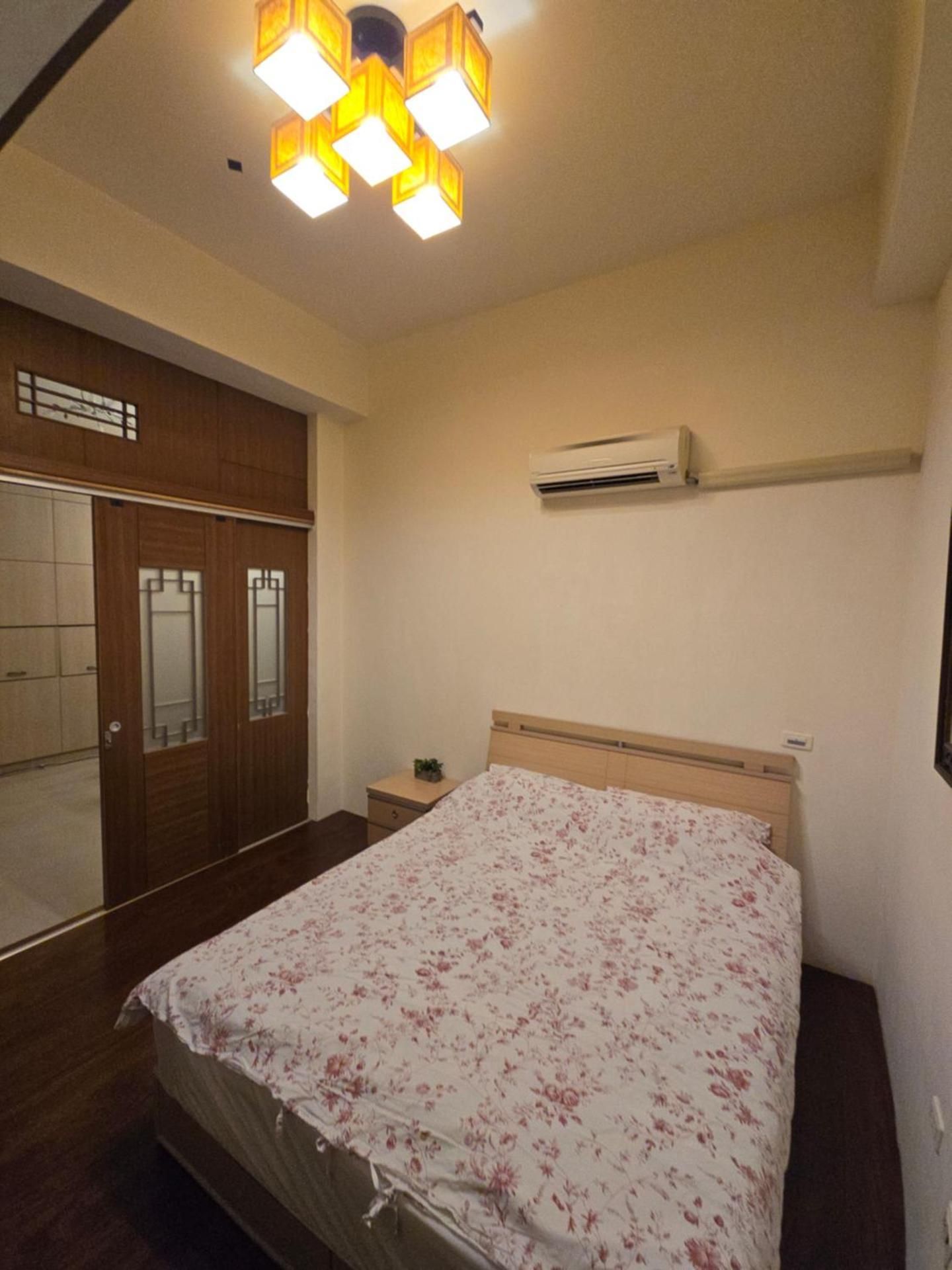 Standard Double Room with Shared Bathroom
