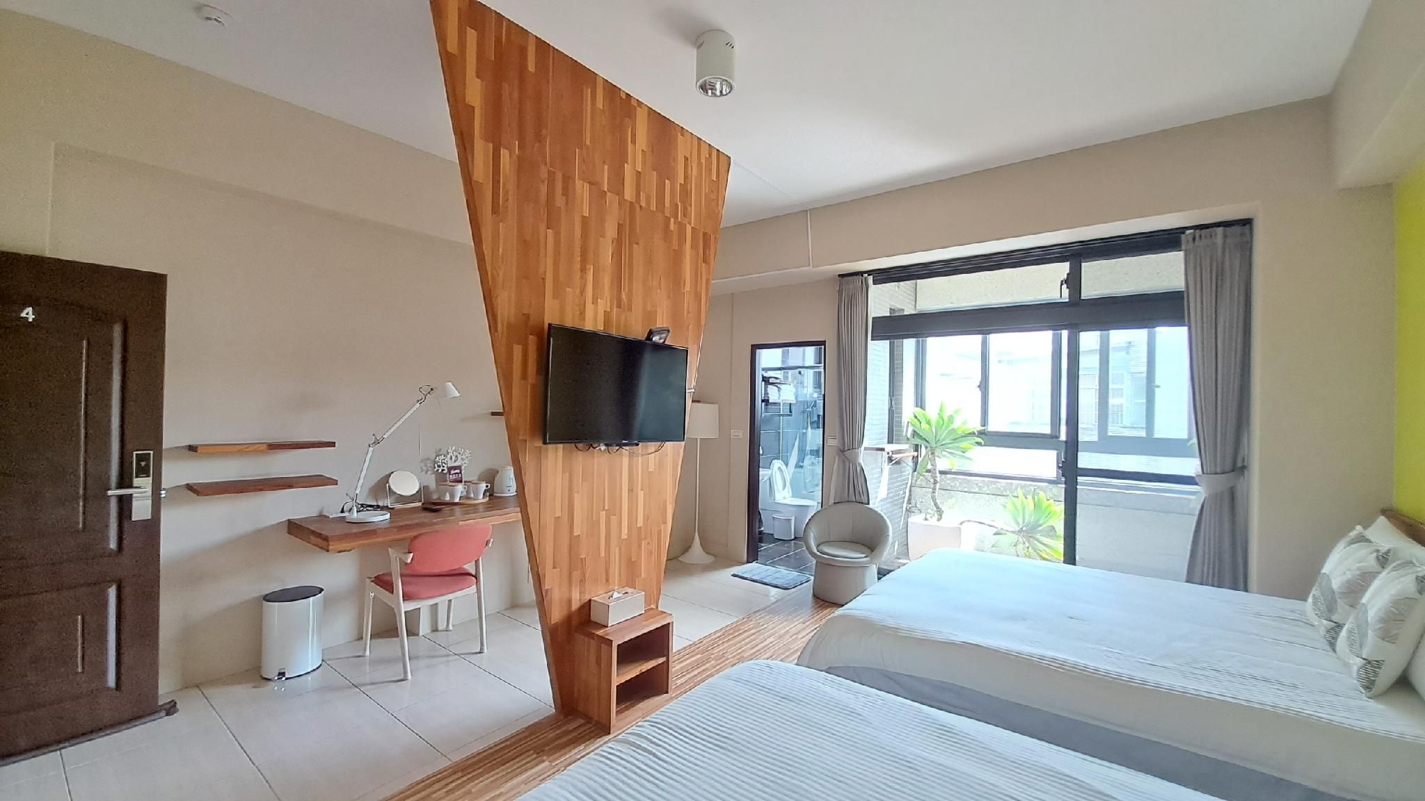 Standard Quadruple Room - Non-Smoking