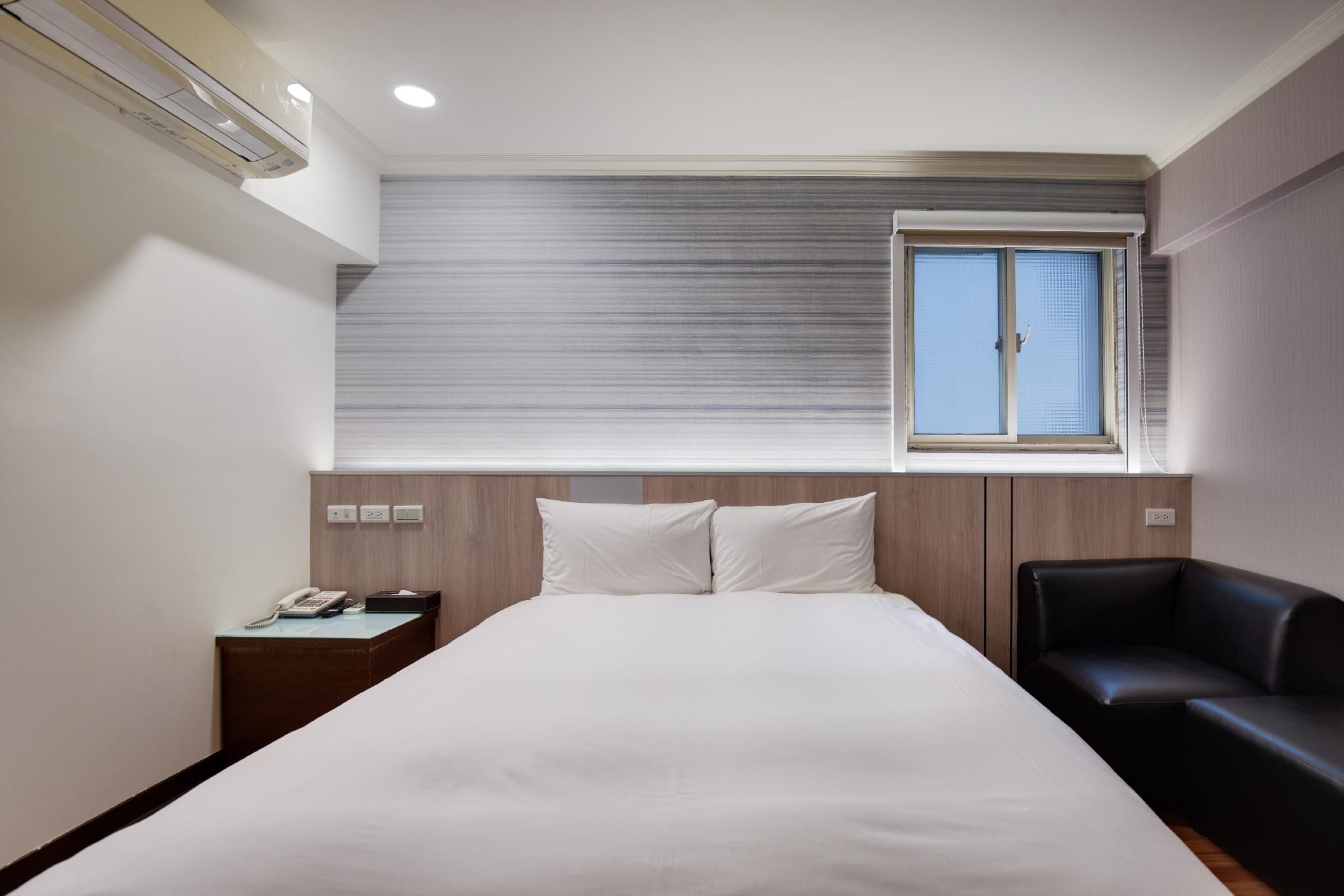 Cullinan Hotel Superior Double Room - No Parking 2