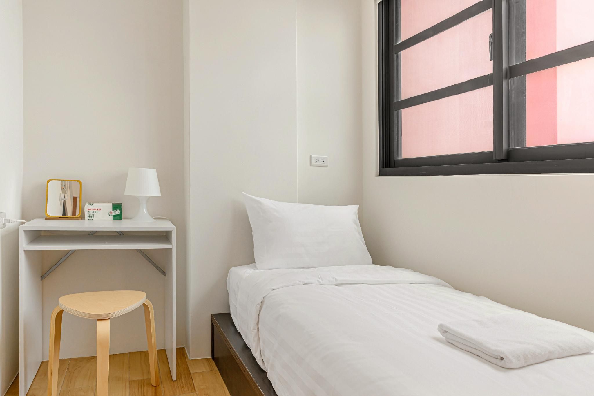 Single Room with Private External Bathroom