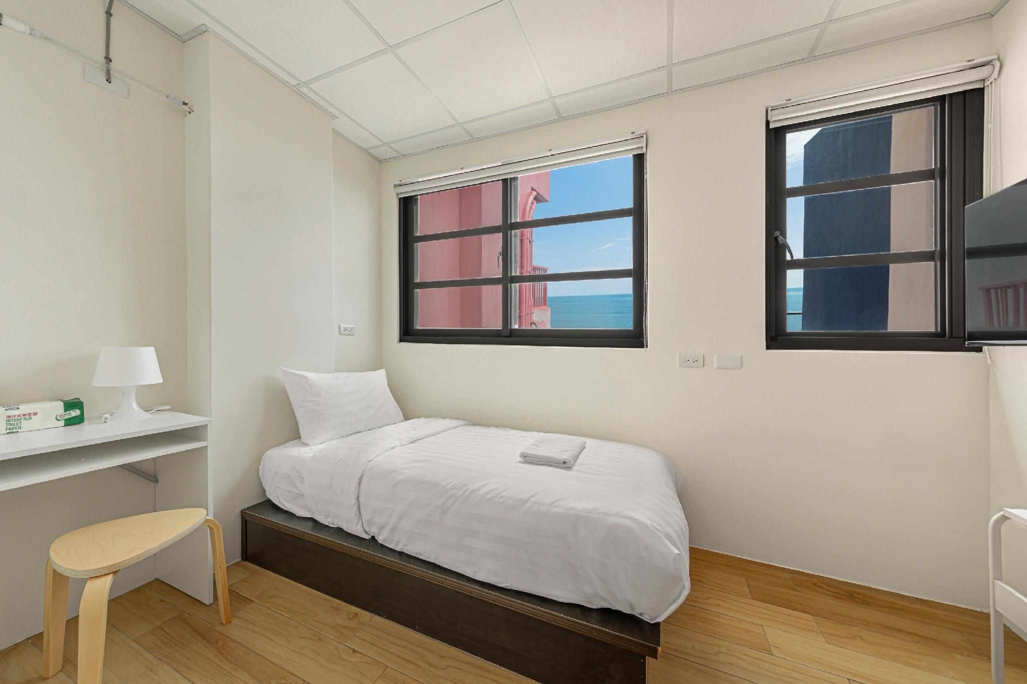 Single Room with Private External Bathroom