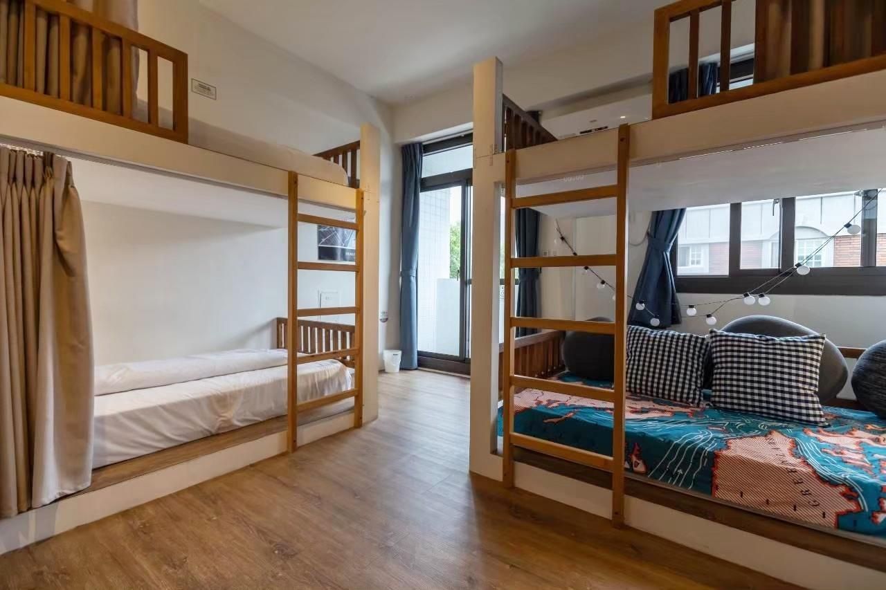 Twin Room with Bunk Bed and Shared Bathroom