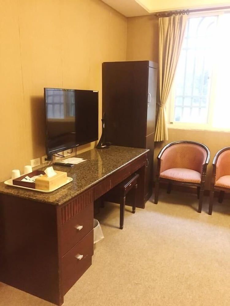 Wuzhou Hotel Business Twin Room 10