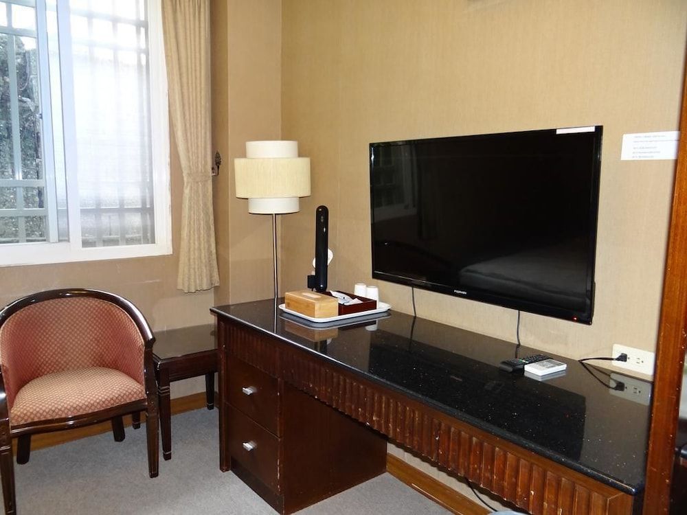 Wuzhou Hotel Business Twin Room 9
