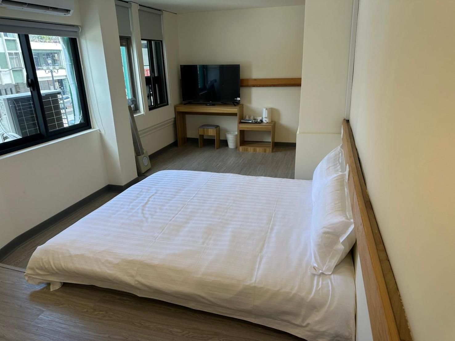 Deluxe Double Room with Shower