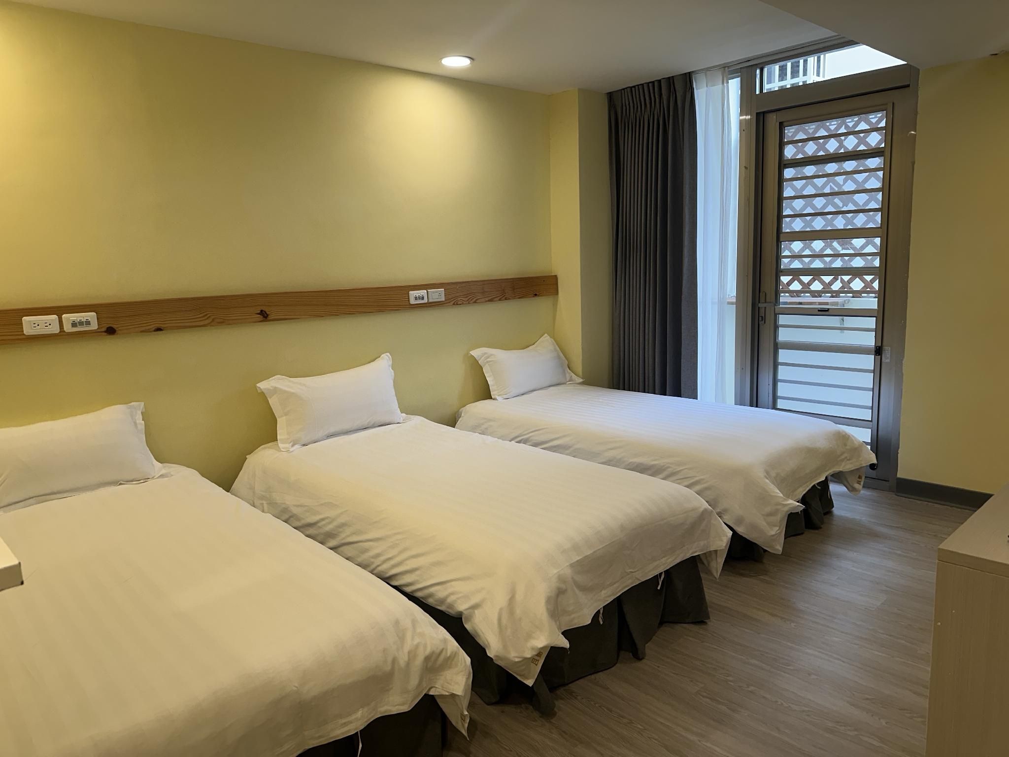 Triple Bedroom - with 3 Single Bed