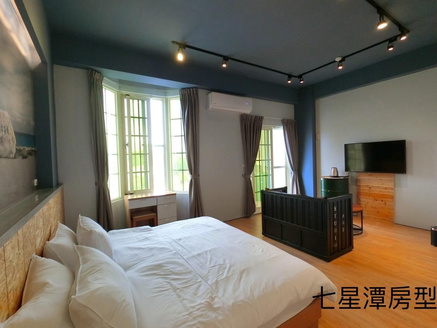 Standard with Bathtub