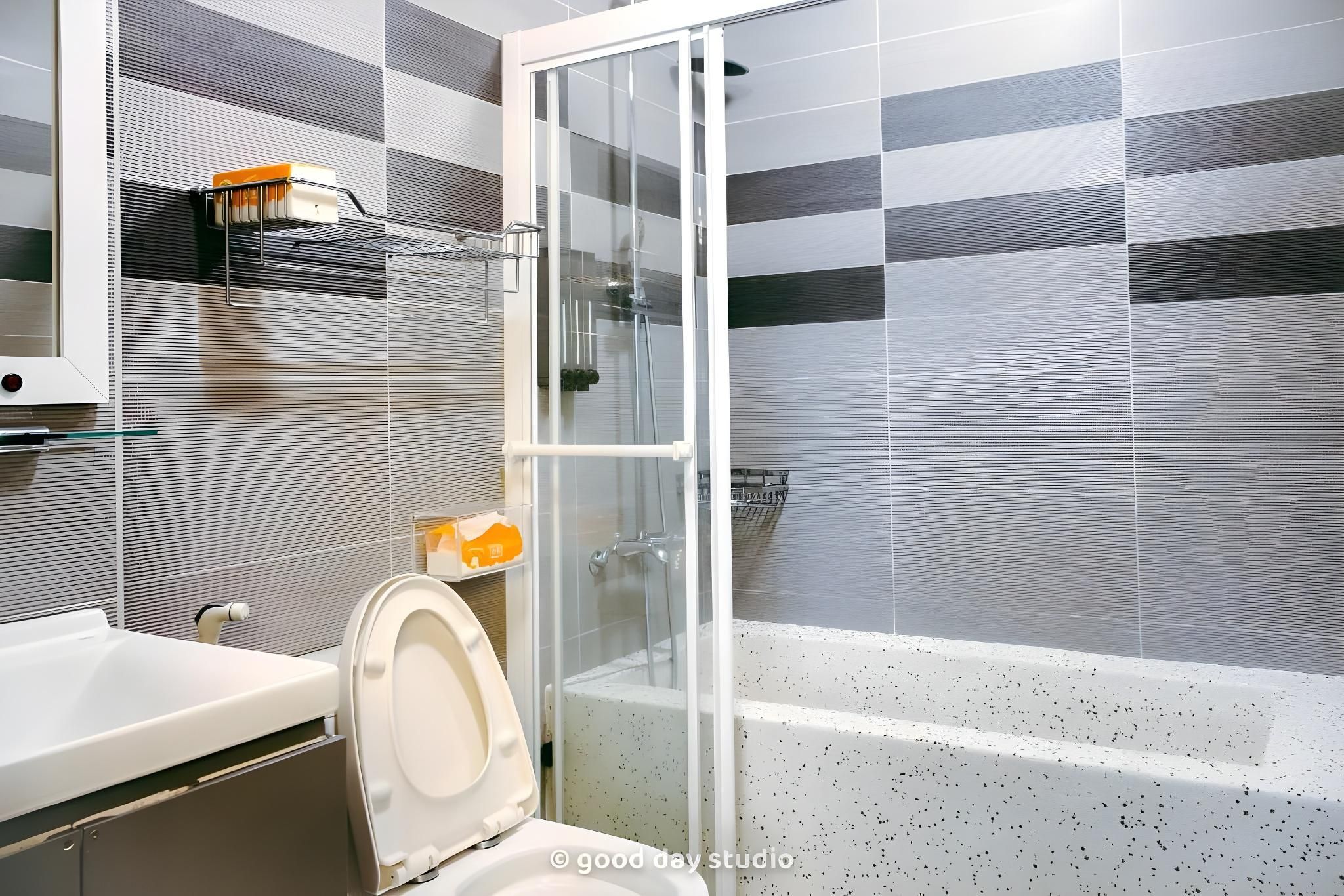 Deluxe Quadruple Room with Bathtub