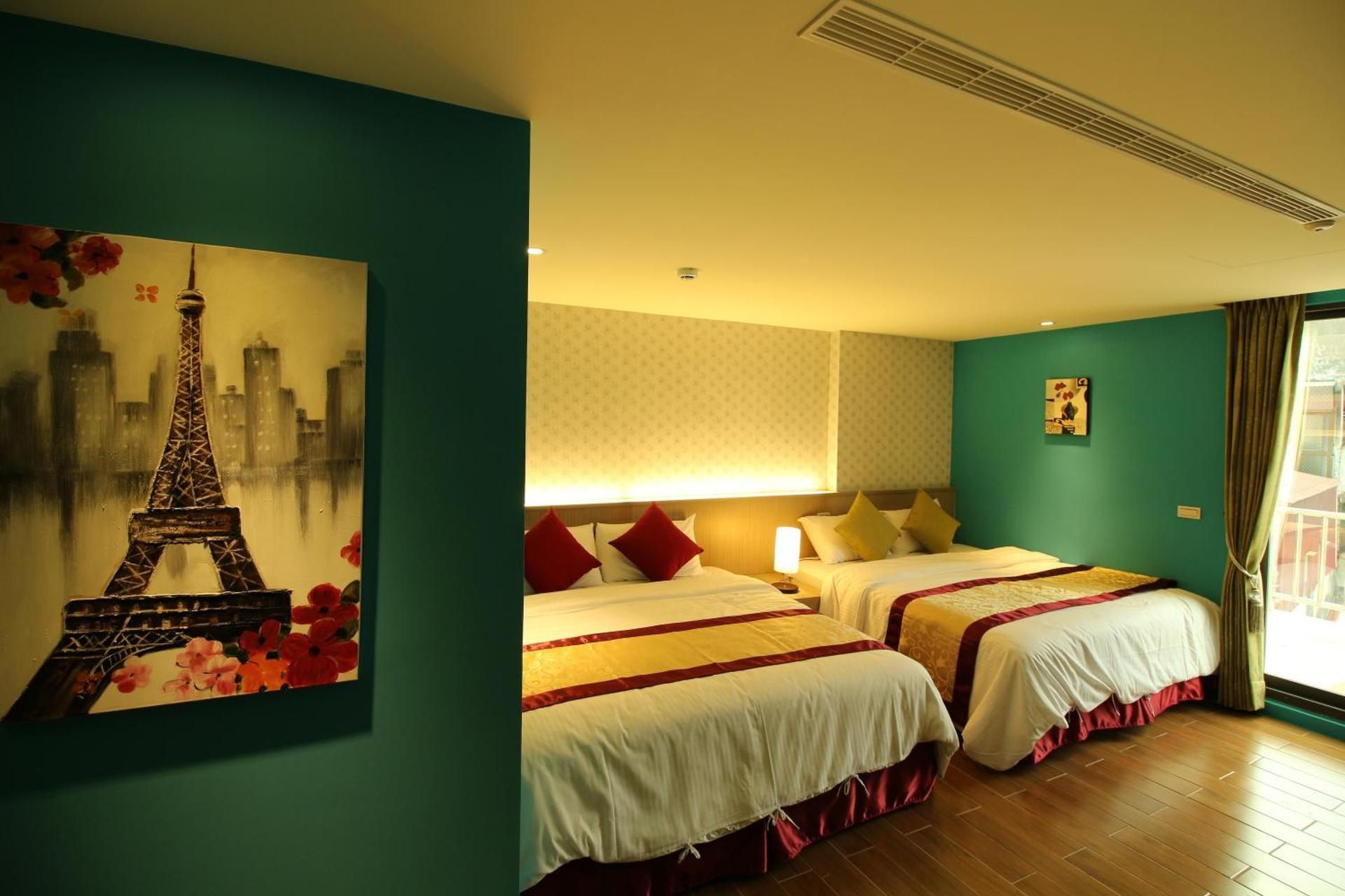 Maui Home Stay Queen Room with Two Queen Beds 2