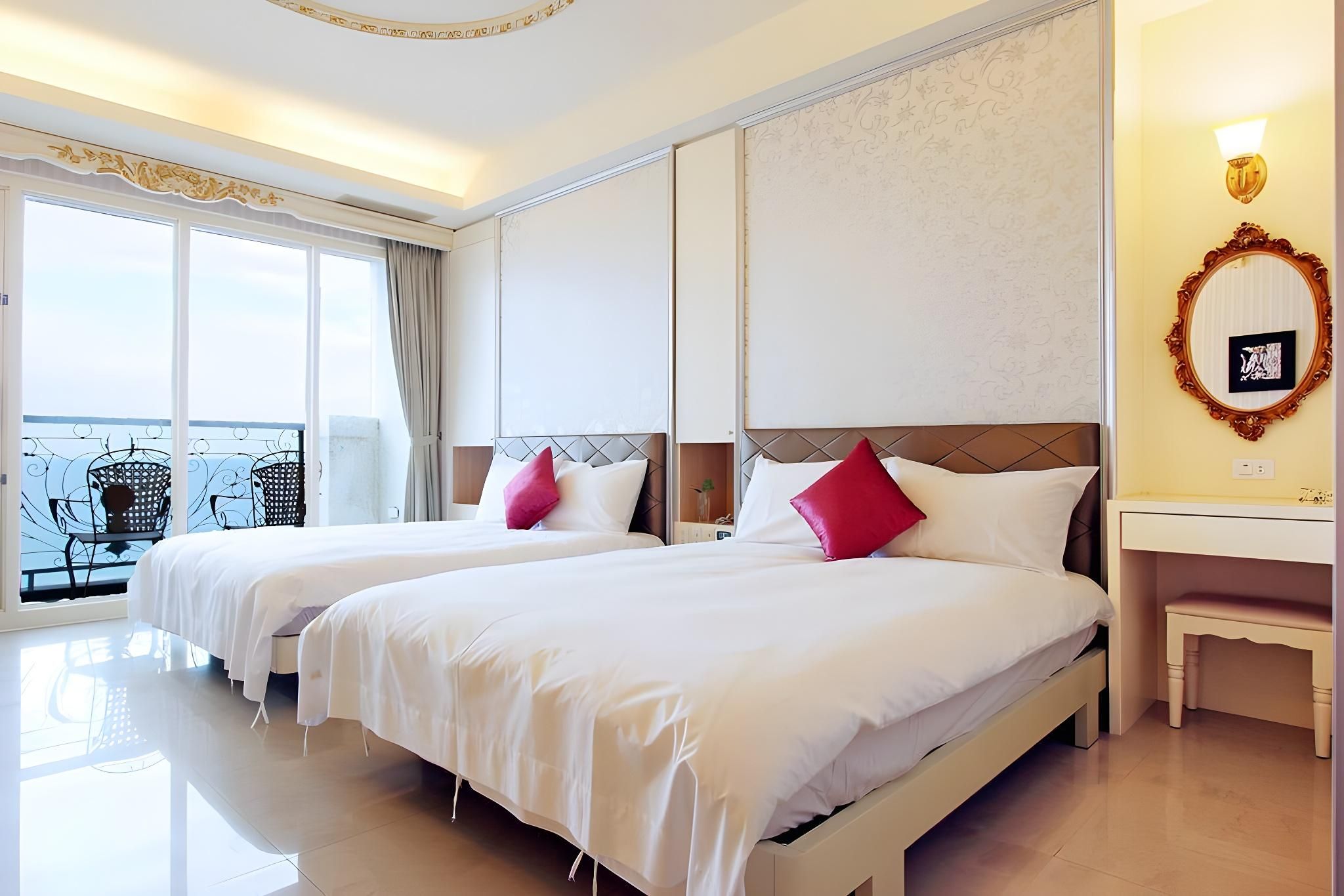 Family Sea View Room with Balcony