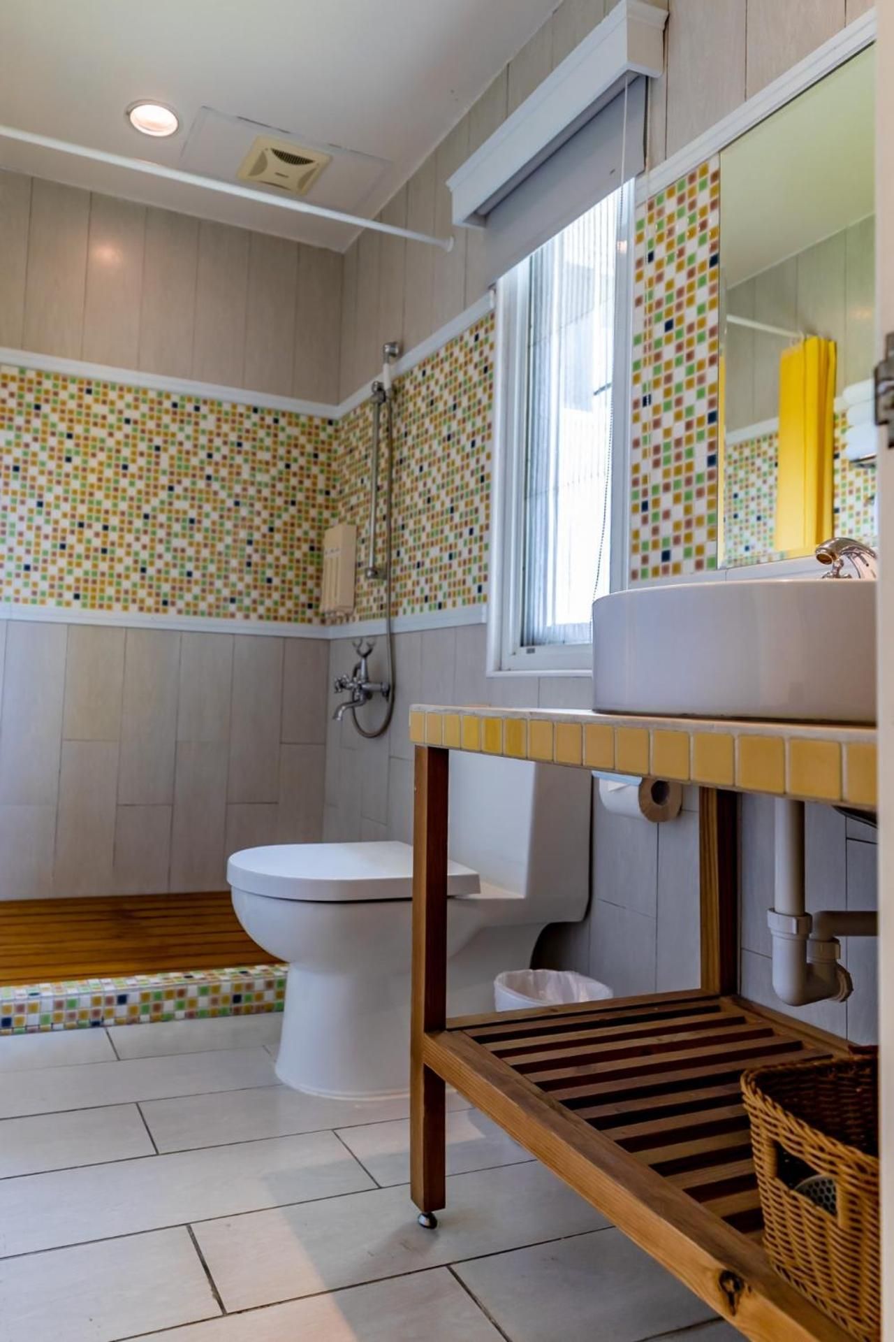 Flower Happiness Homestay                                                   Standard Quadruple Room 3