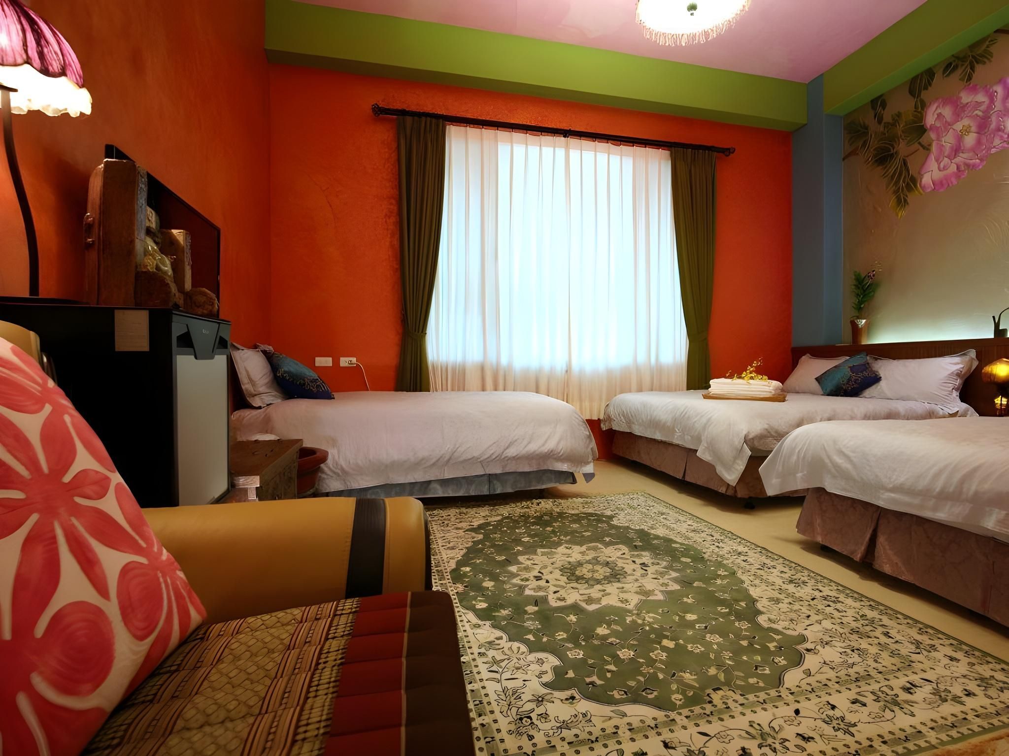 Family Room for 5 Adults