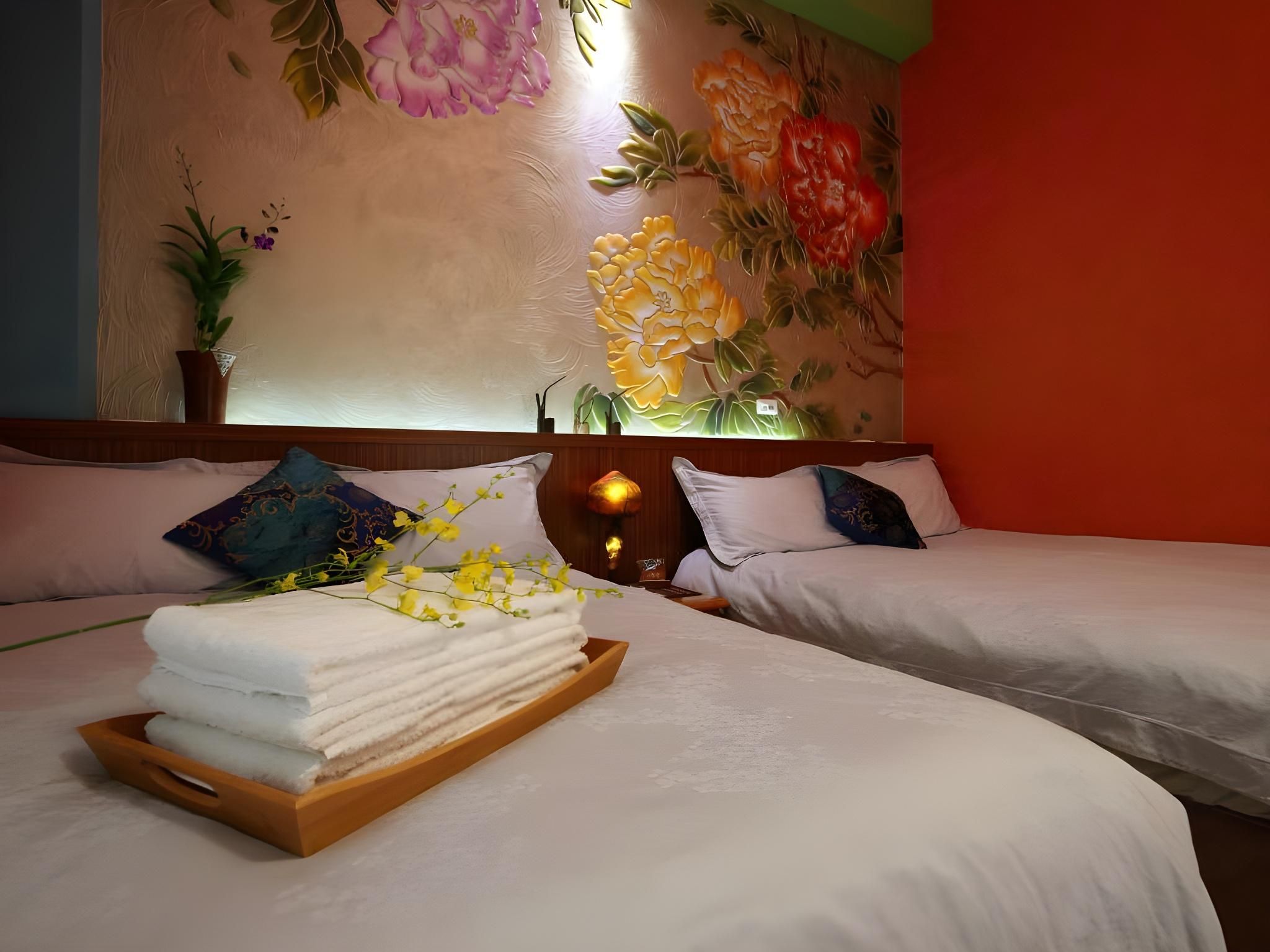 Family Room for 5 Adults