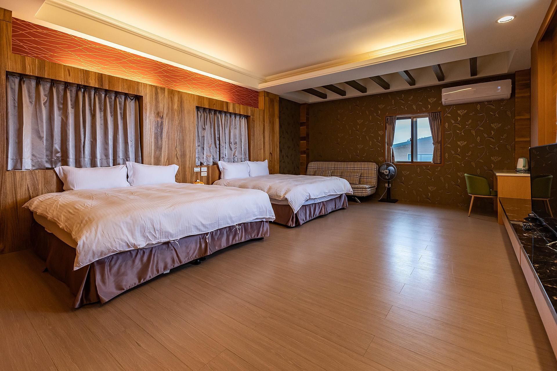 House for 10 People