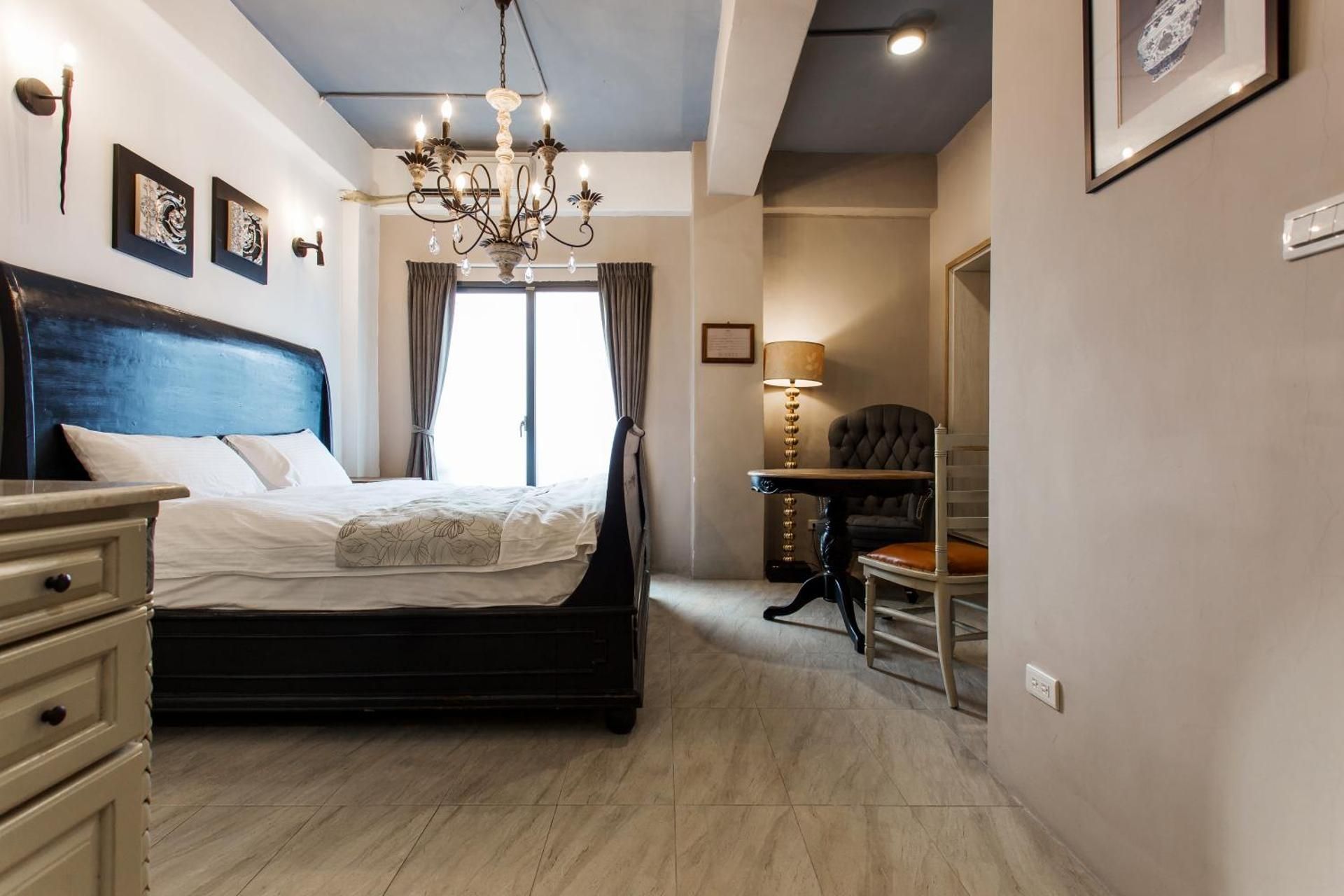 Queen Room with Balcony