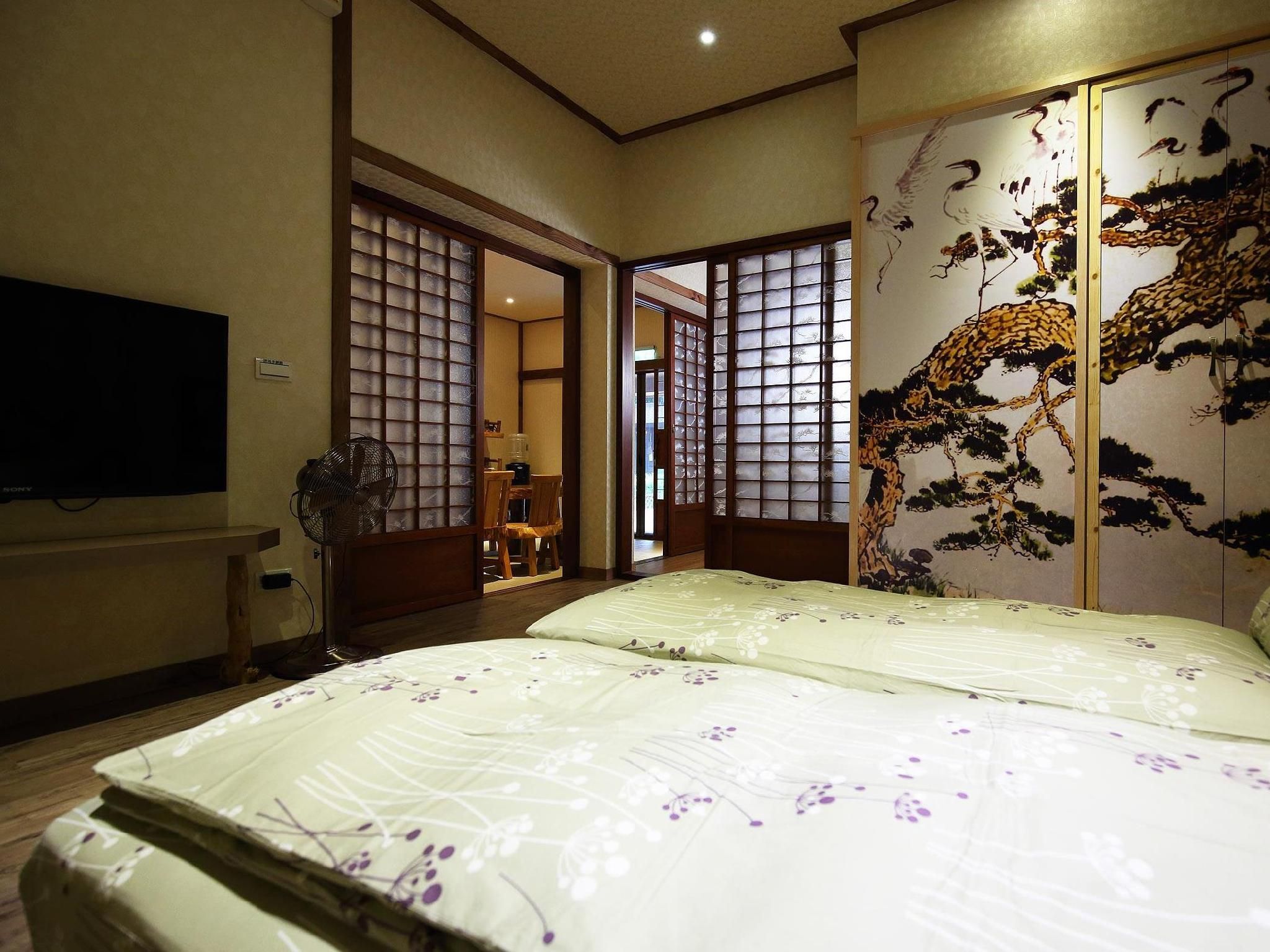 Jasmine Orange Bed and Breakfast Japanese Style (6 Adults)