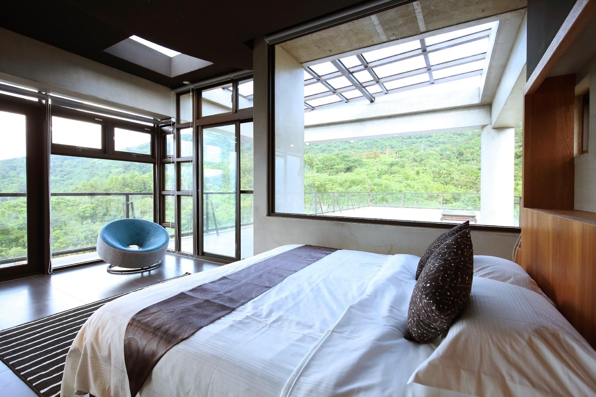 Large Room with Balcony