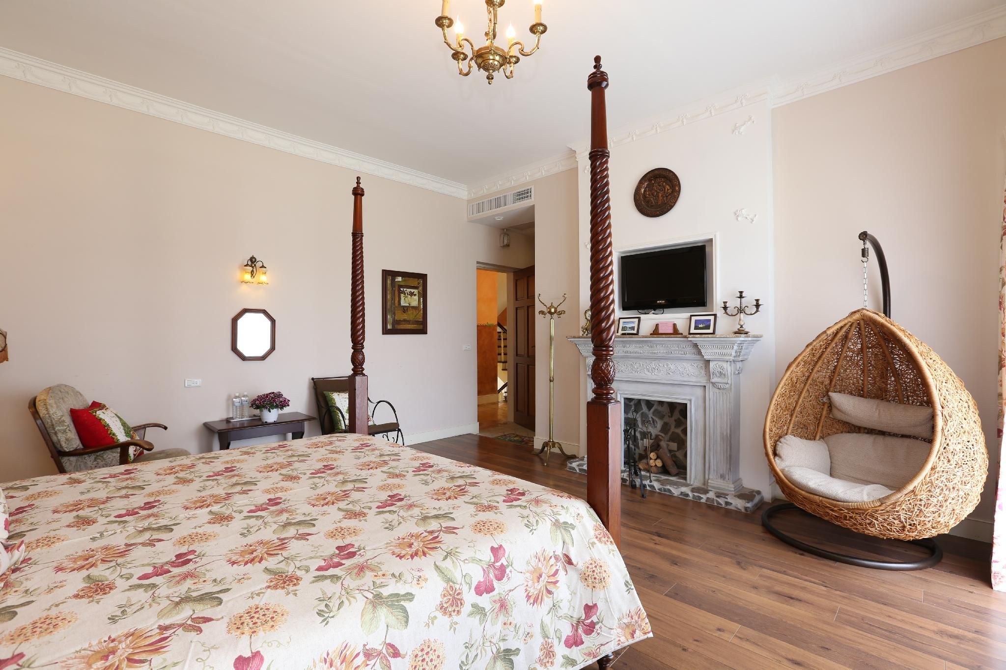 Deluxe Lake View Room