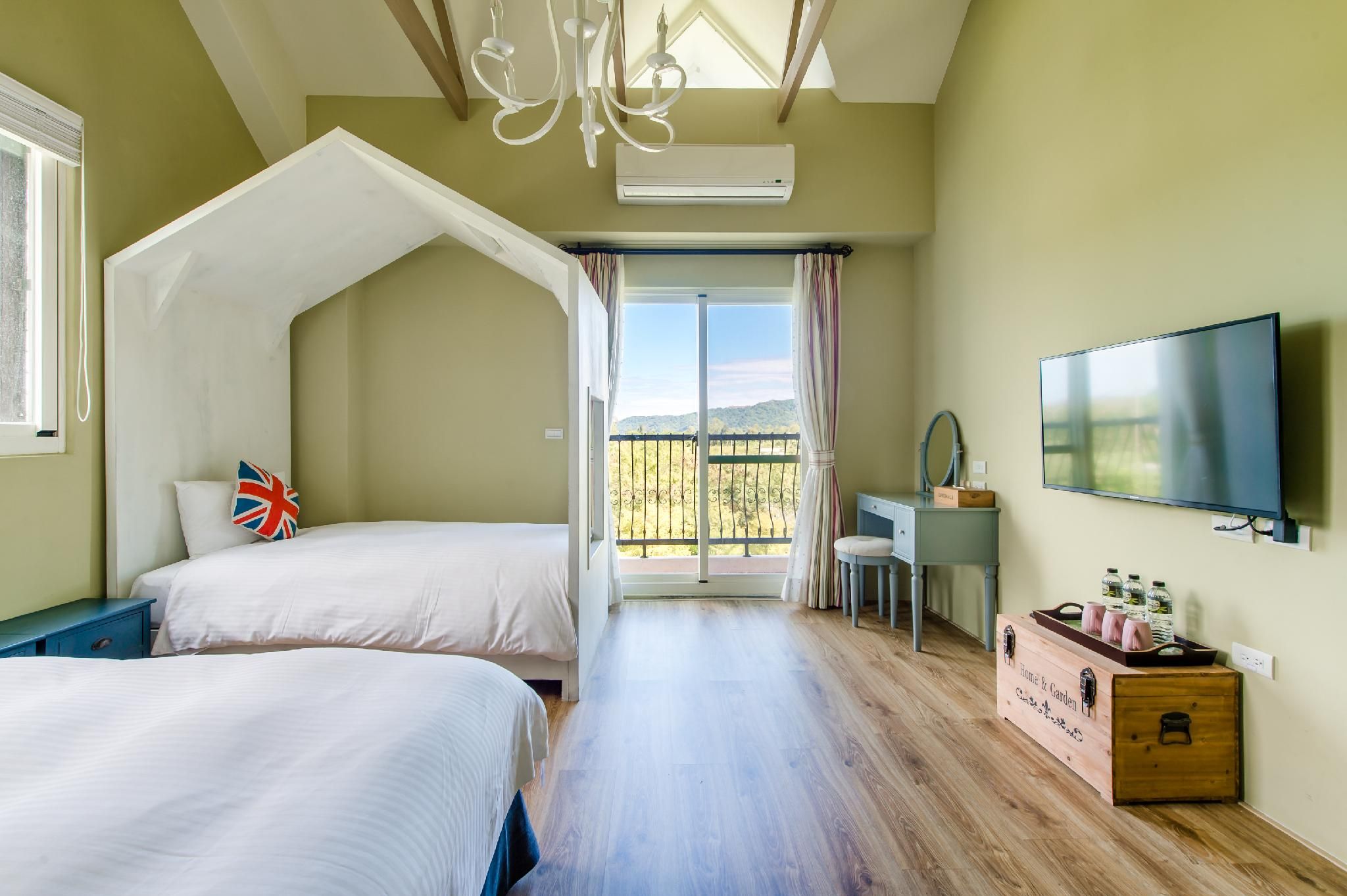 Triple Room with Bathtub