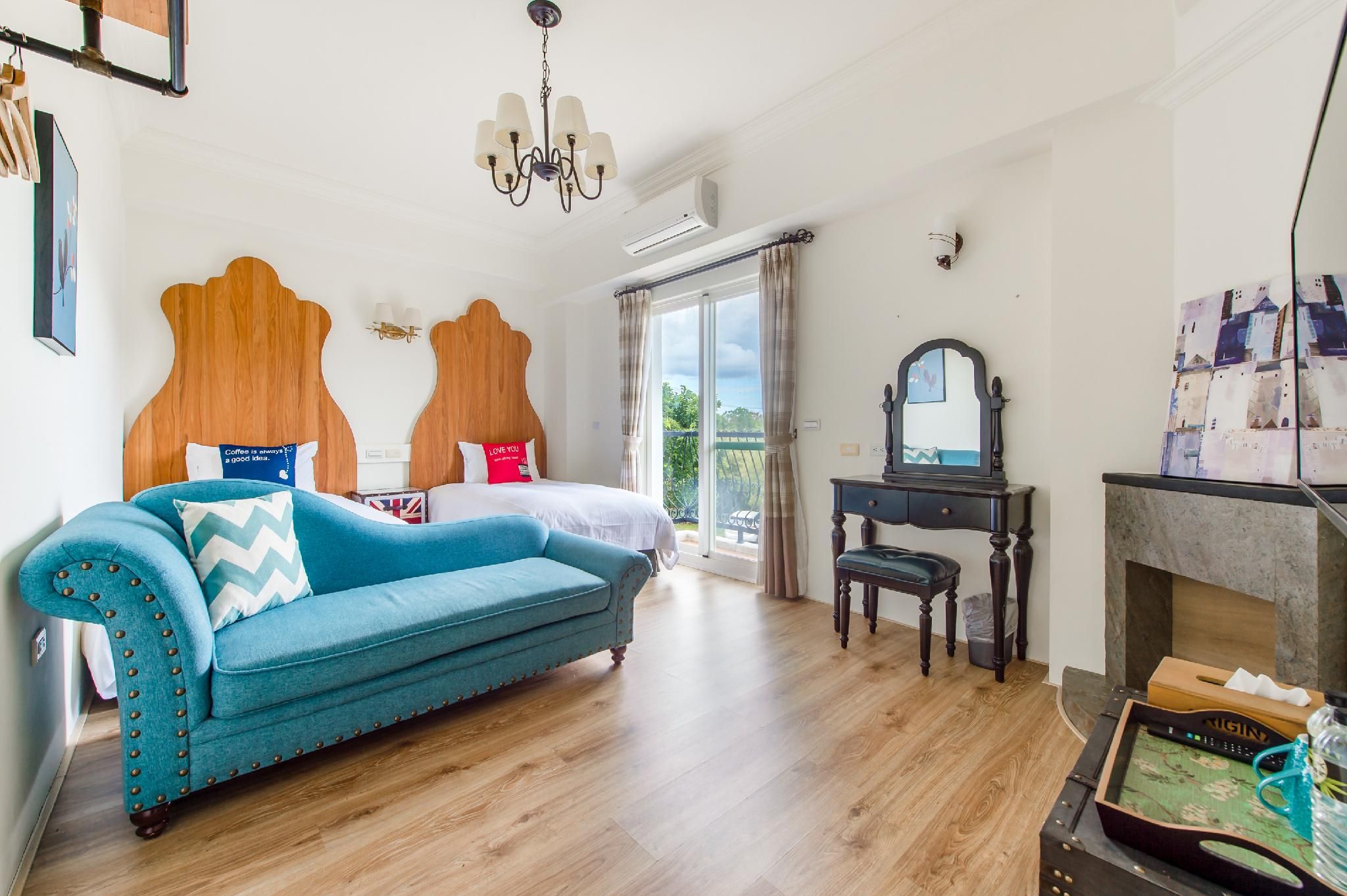 Twin Room with Mountain View