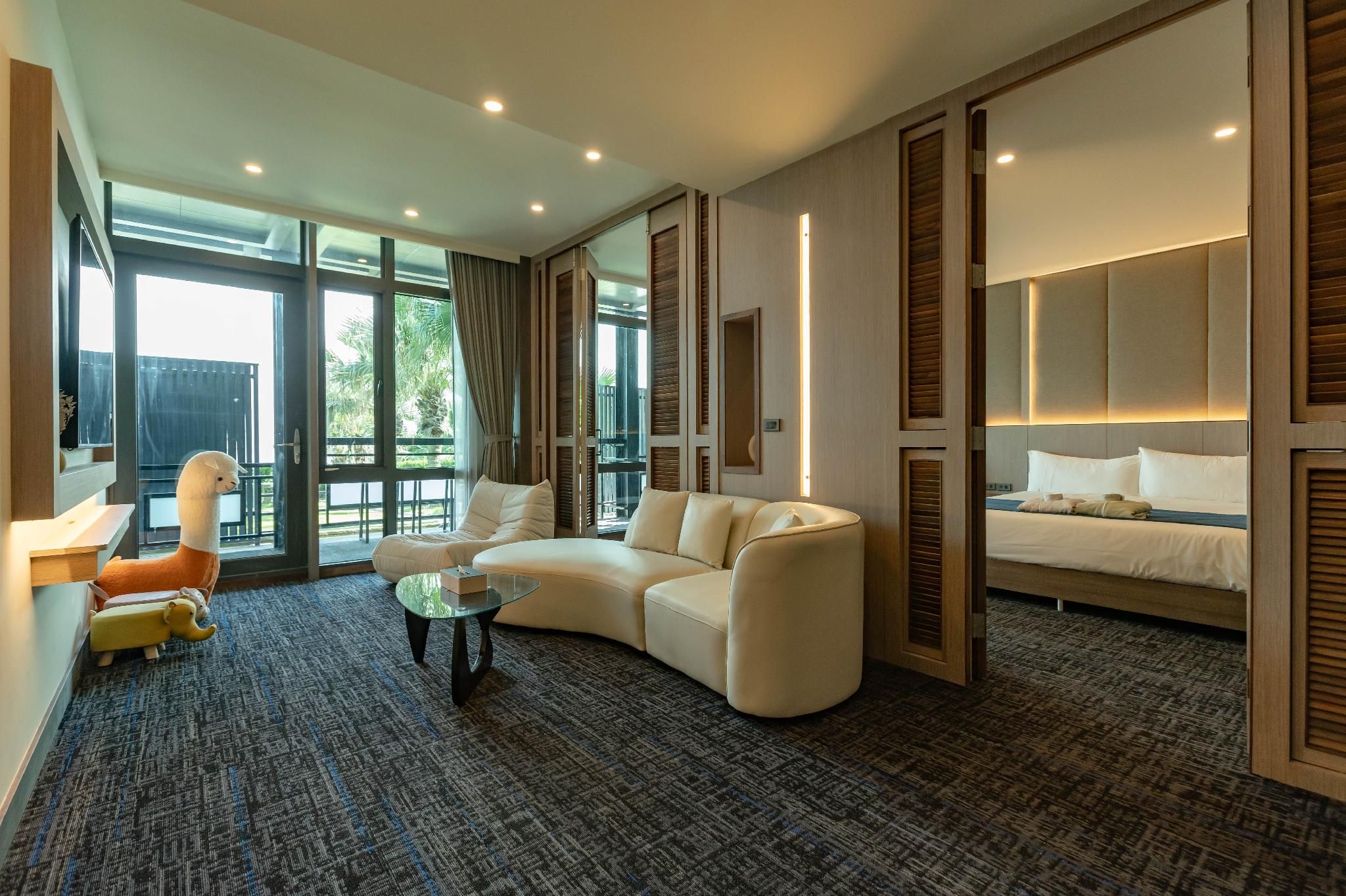 Deluxe Quadruple Room with Balcony