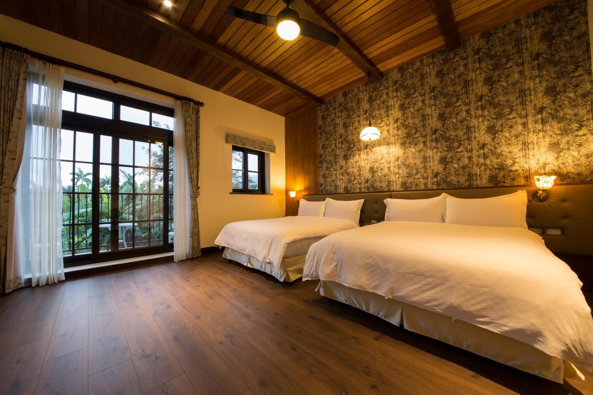 Quadruple Room with Lake View