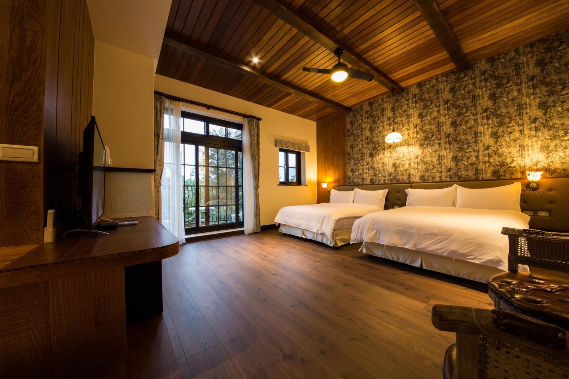 Quadruple Room with Lake View