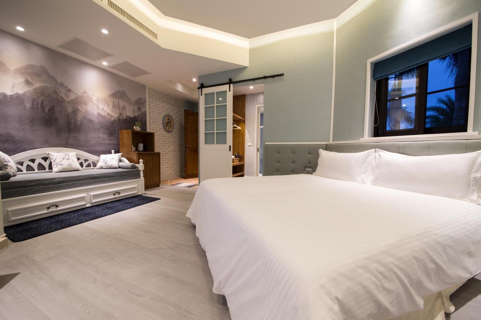 Deluxe Double Room with Bath