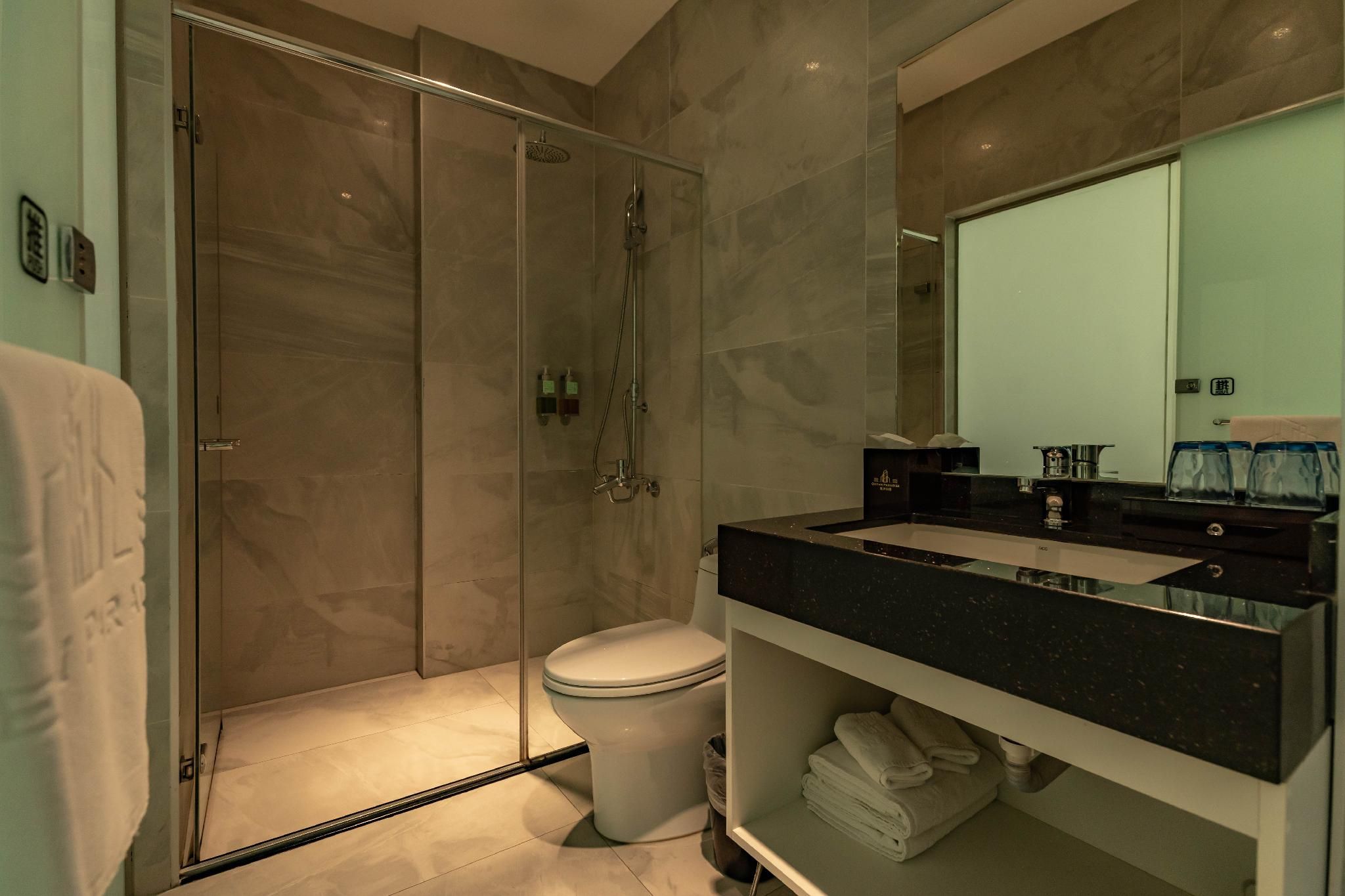 Ocean Paradise Foxy Room 3