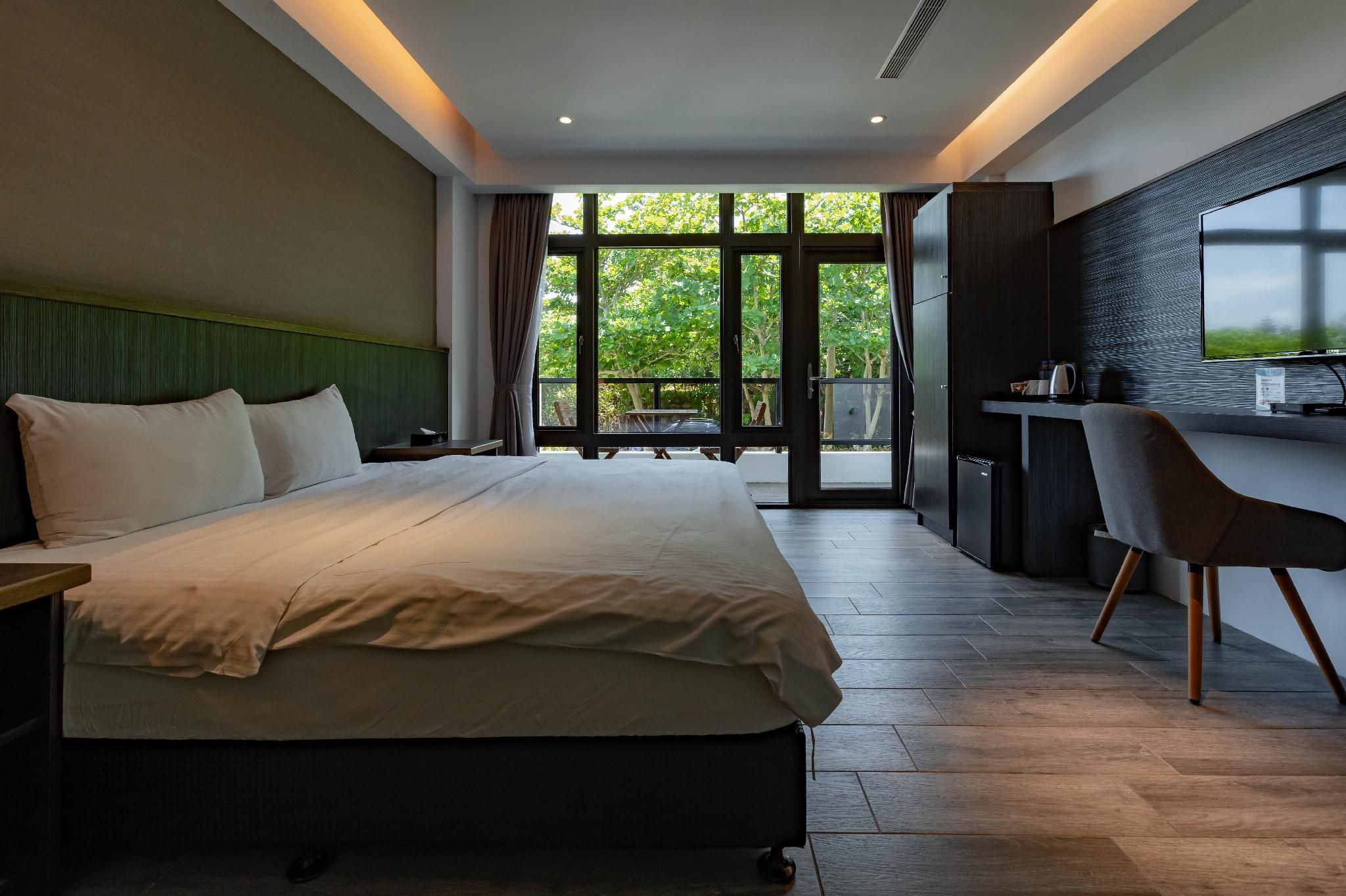 Ocean Paradise Double Room for 2 People with Terrace 3