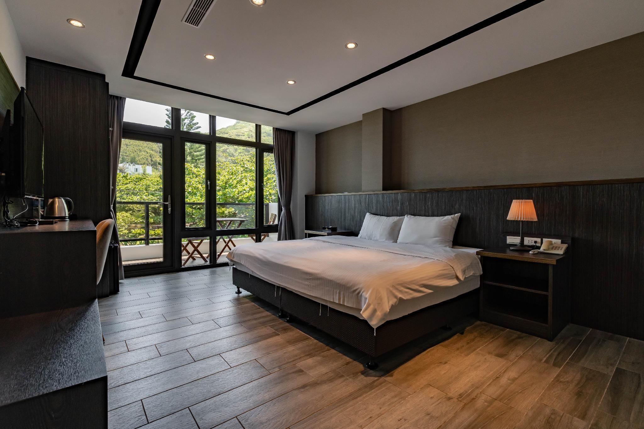 Ocean Paradise Deluxe Double Room with Balcony - Non-Smoking