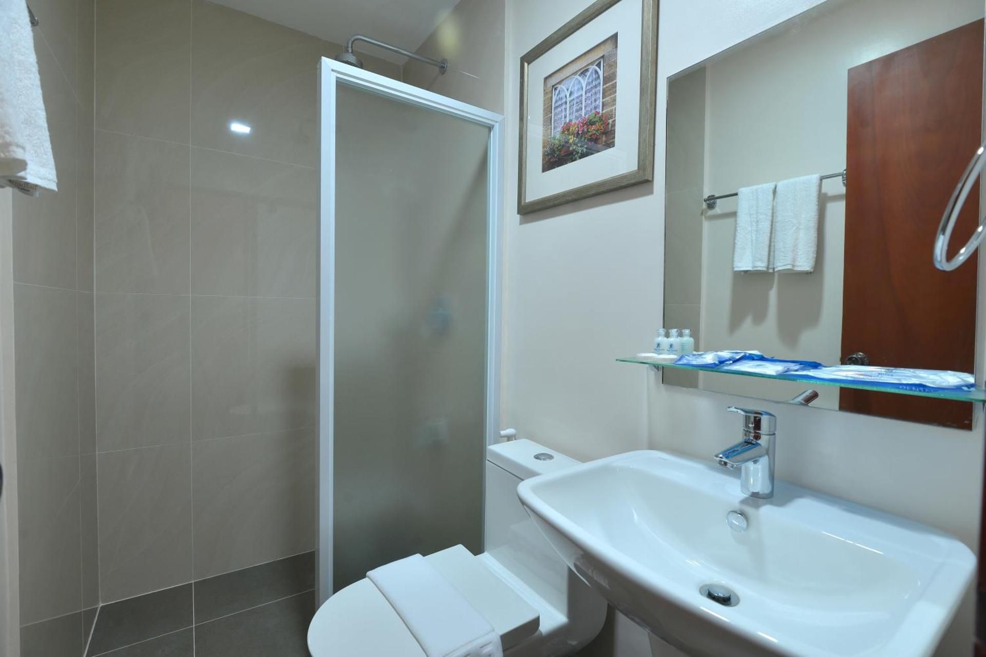 Royal Suites Condotel Deluxe Room 7