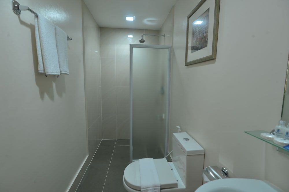 Royal Suites Condotel Premier Room 5