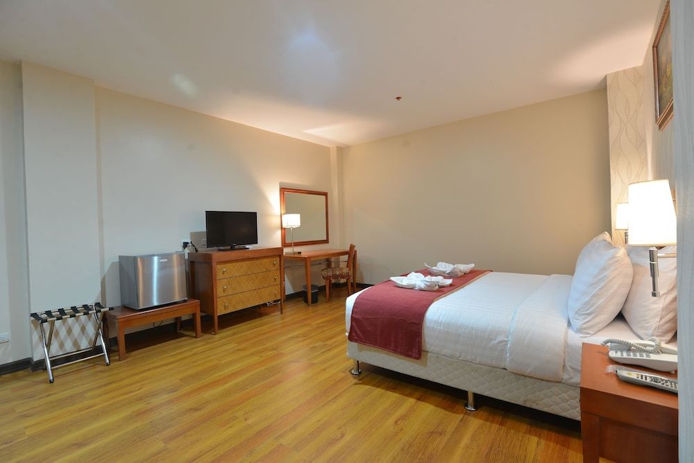 Royal Suites Condotel Premier Room