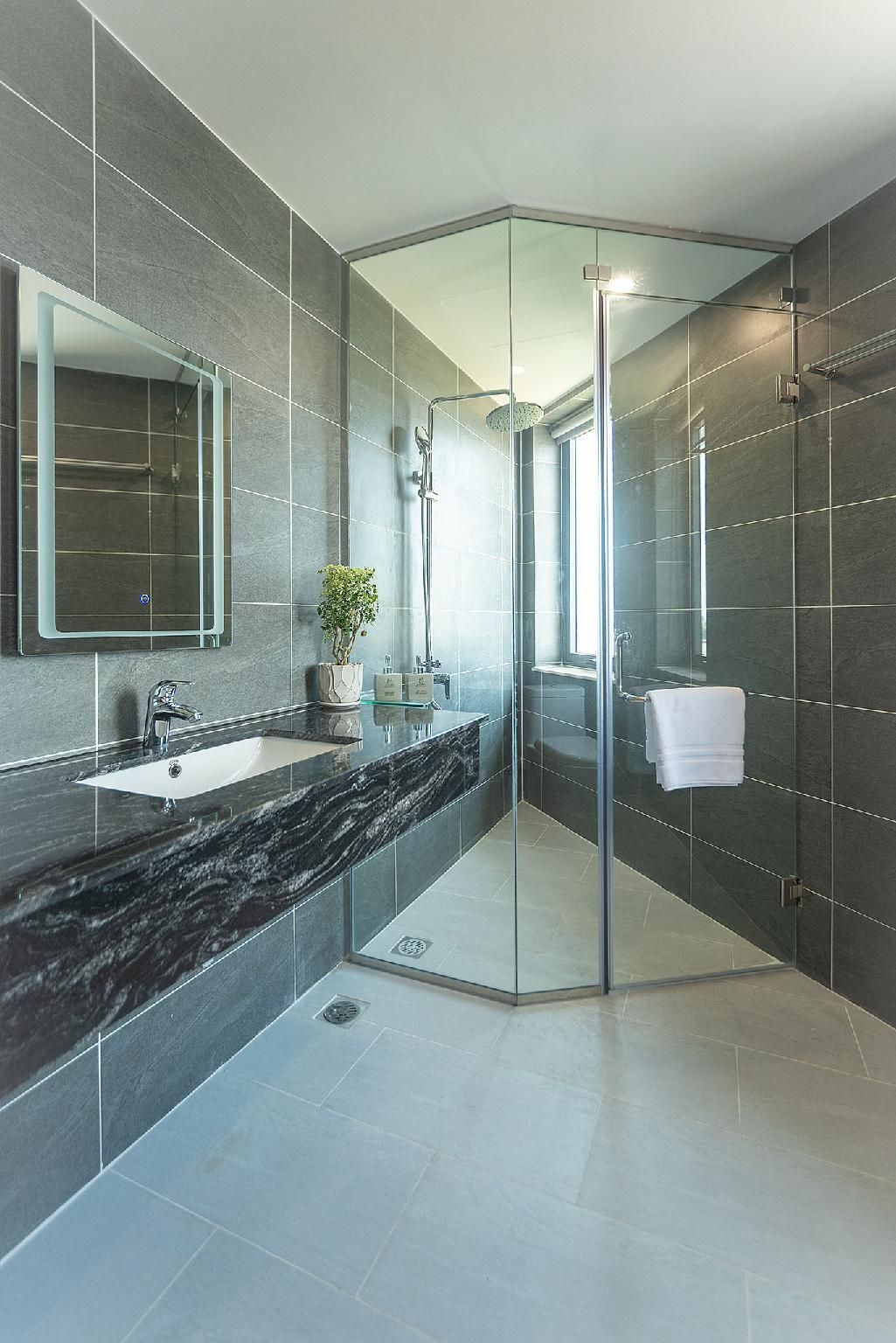 One Bedroom Apartment River View