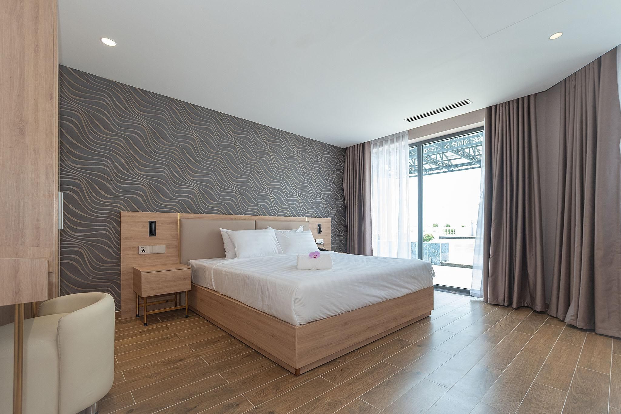 One Bedroom Apartment River View