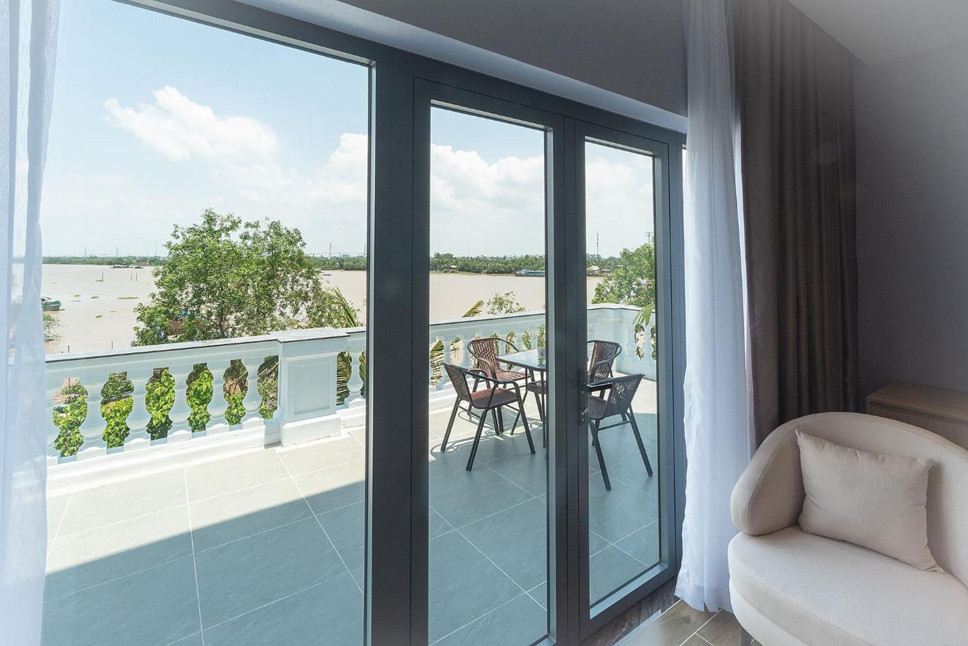 Deluxe King Suite
