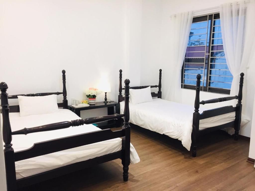Twin Room with Private Bathroom