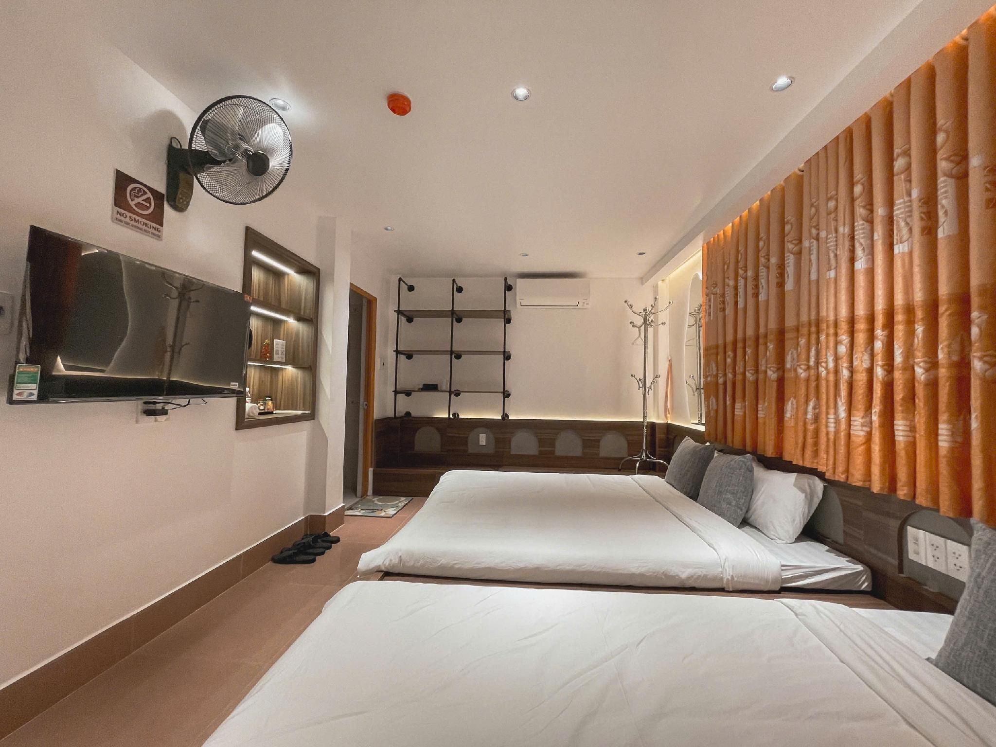 Standard - 2 Beds with Shower