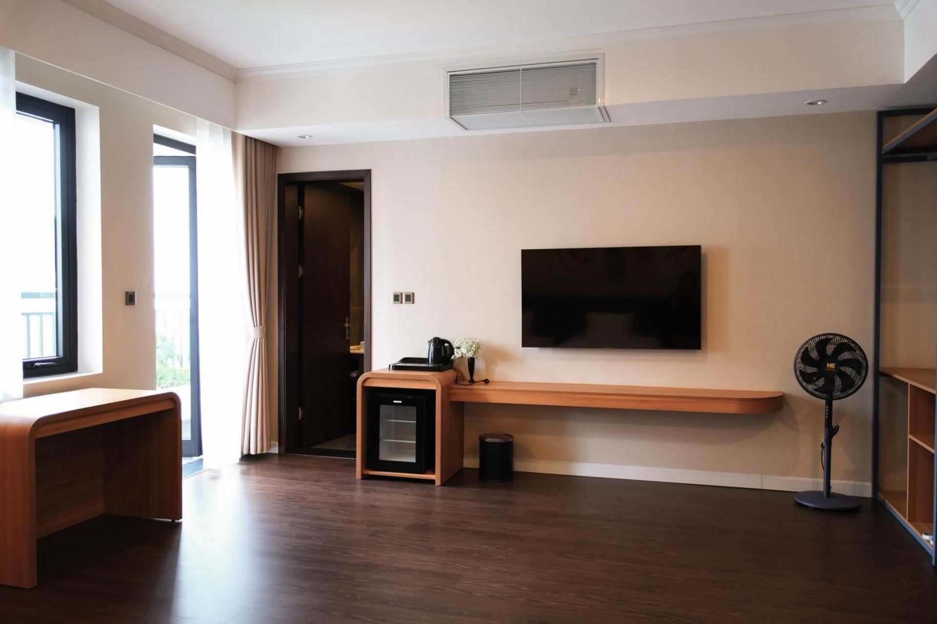 Indigen Riverside Hotel Cao Bang Garden View Triple Room 2