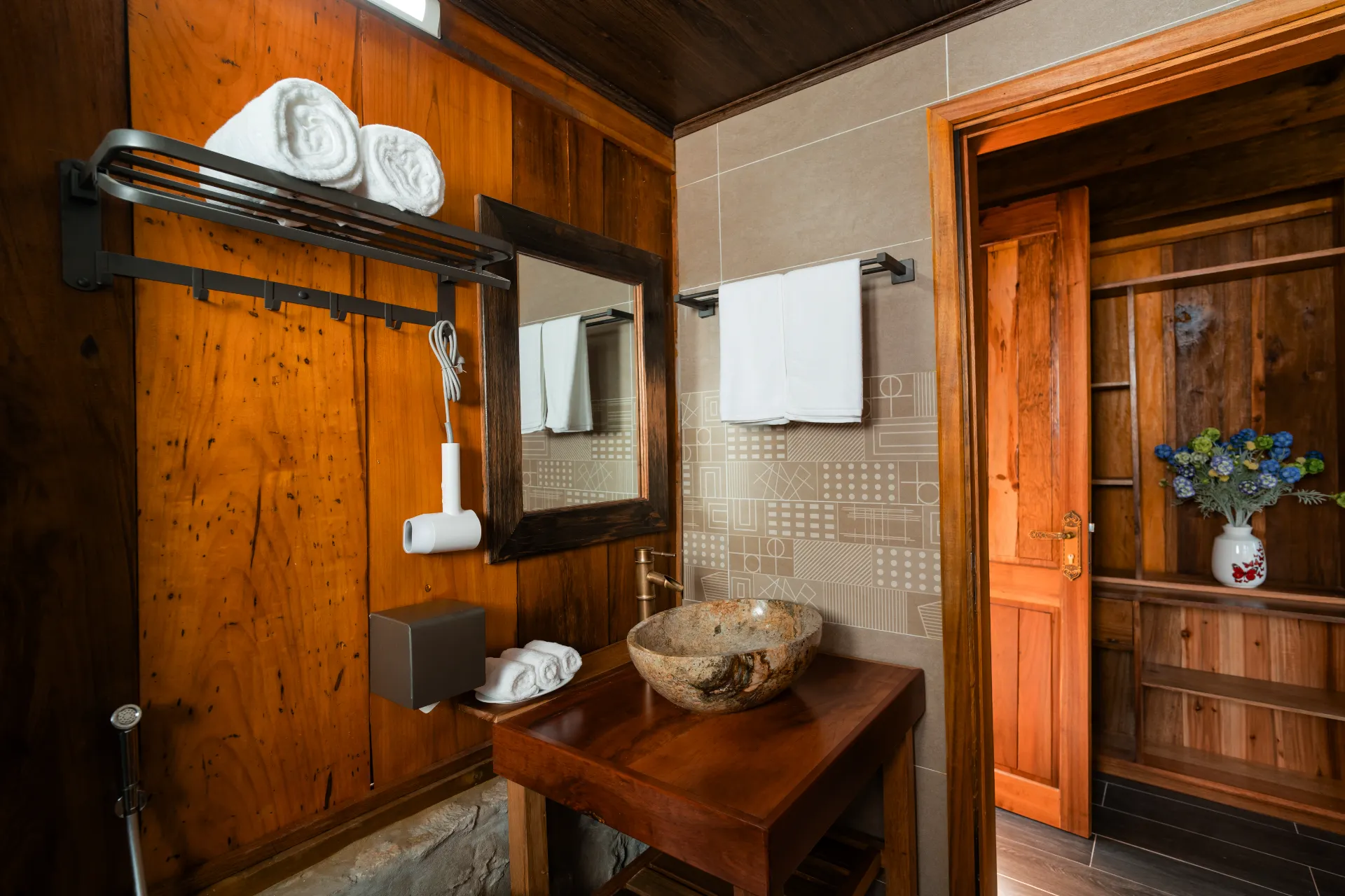 Khuoi Han Ecolodge Cao Bang Deluxe VIP 3