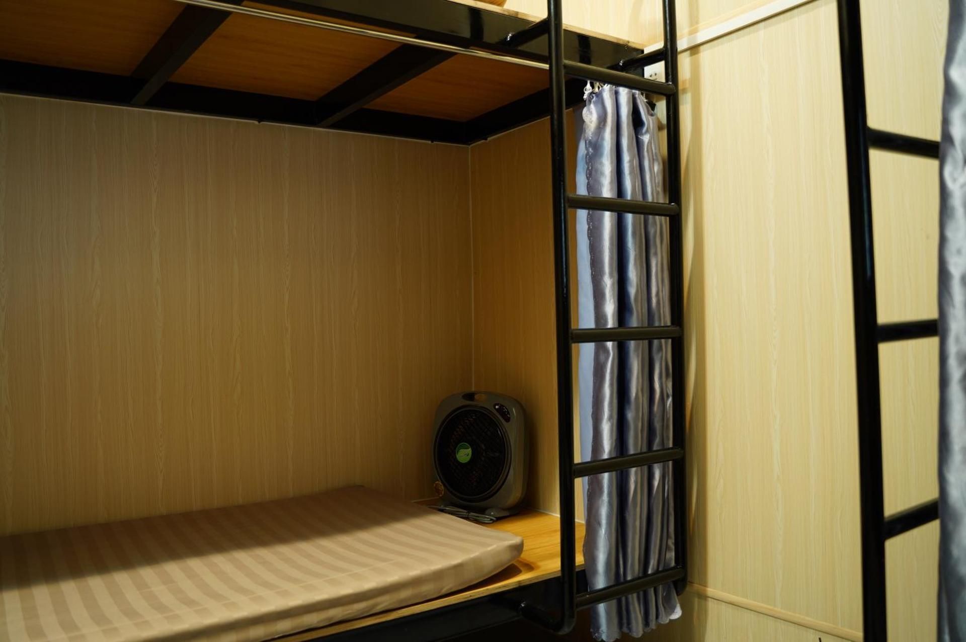 Mixed Dormitory Room
