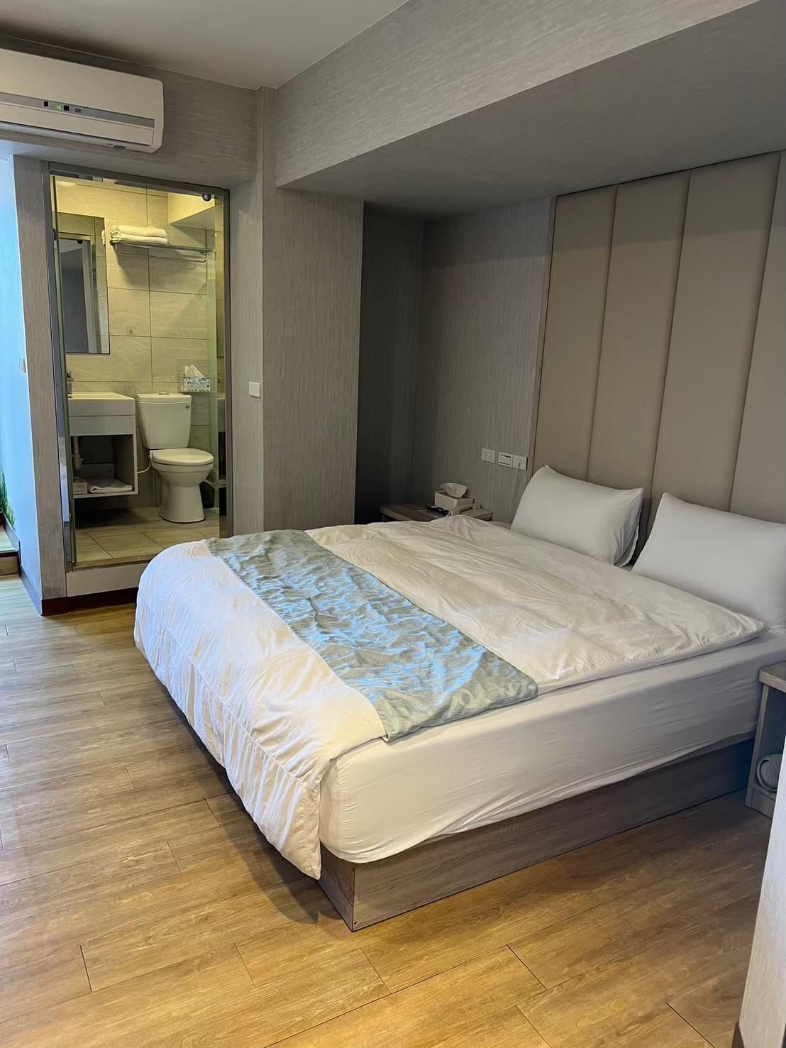 Extra Large Room with Balcony