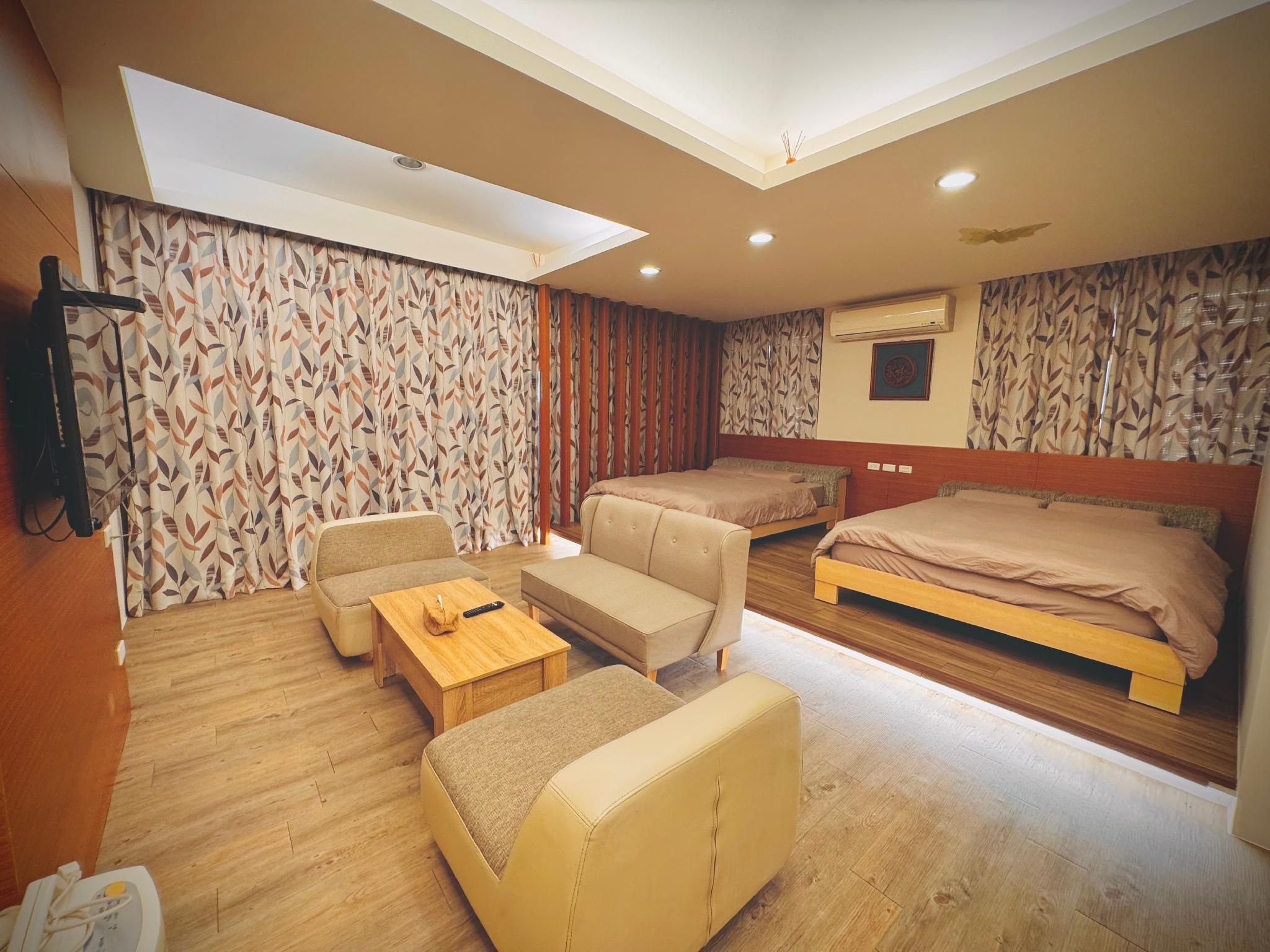 Quadruple Room - Non-Smoking